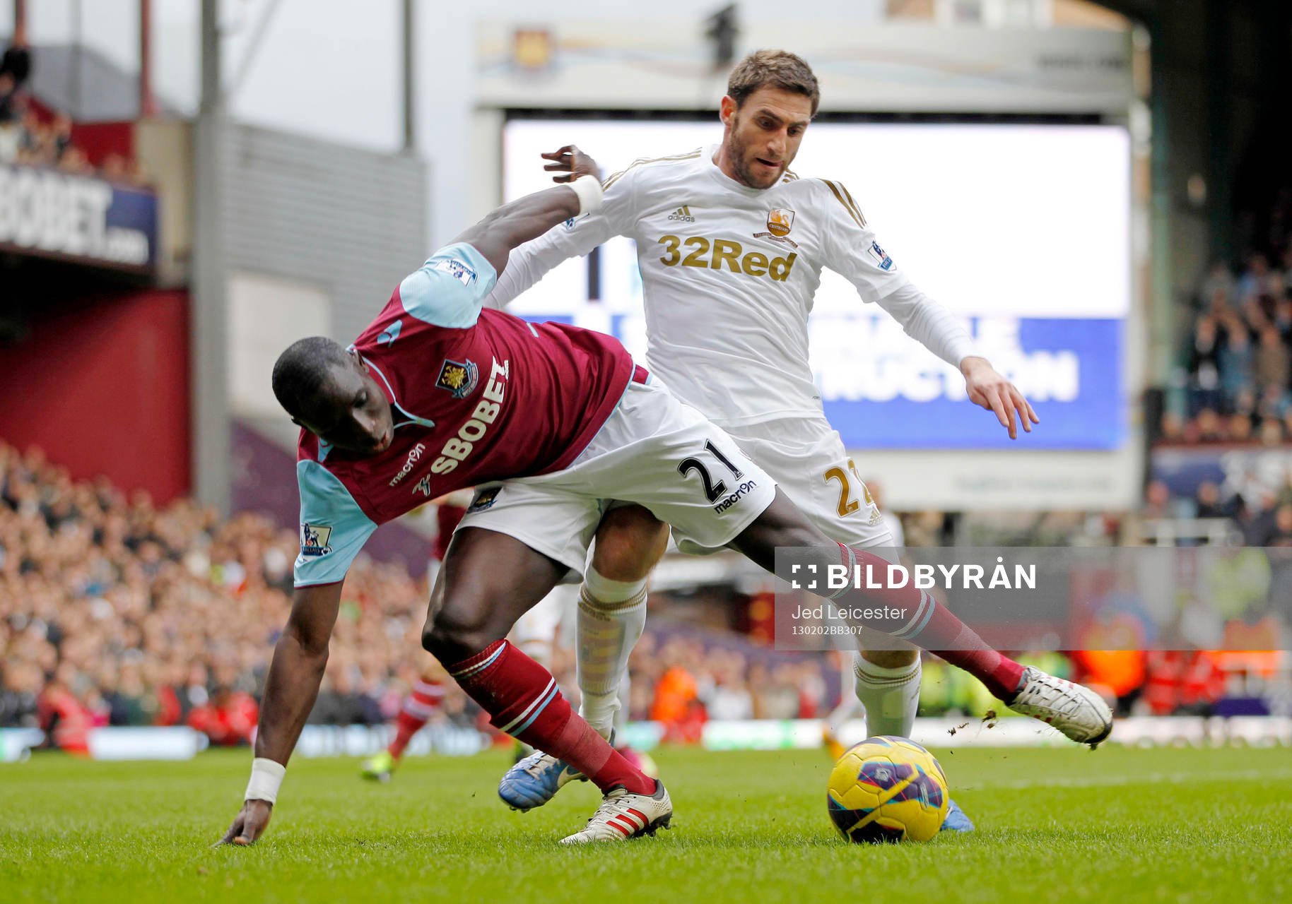 Football - West Ham United v Swansea City - Barclays
