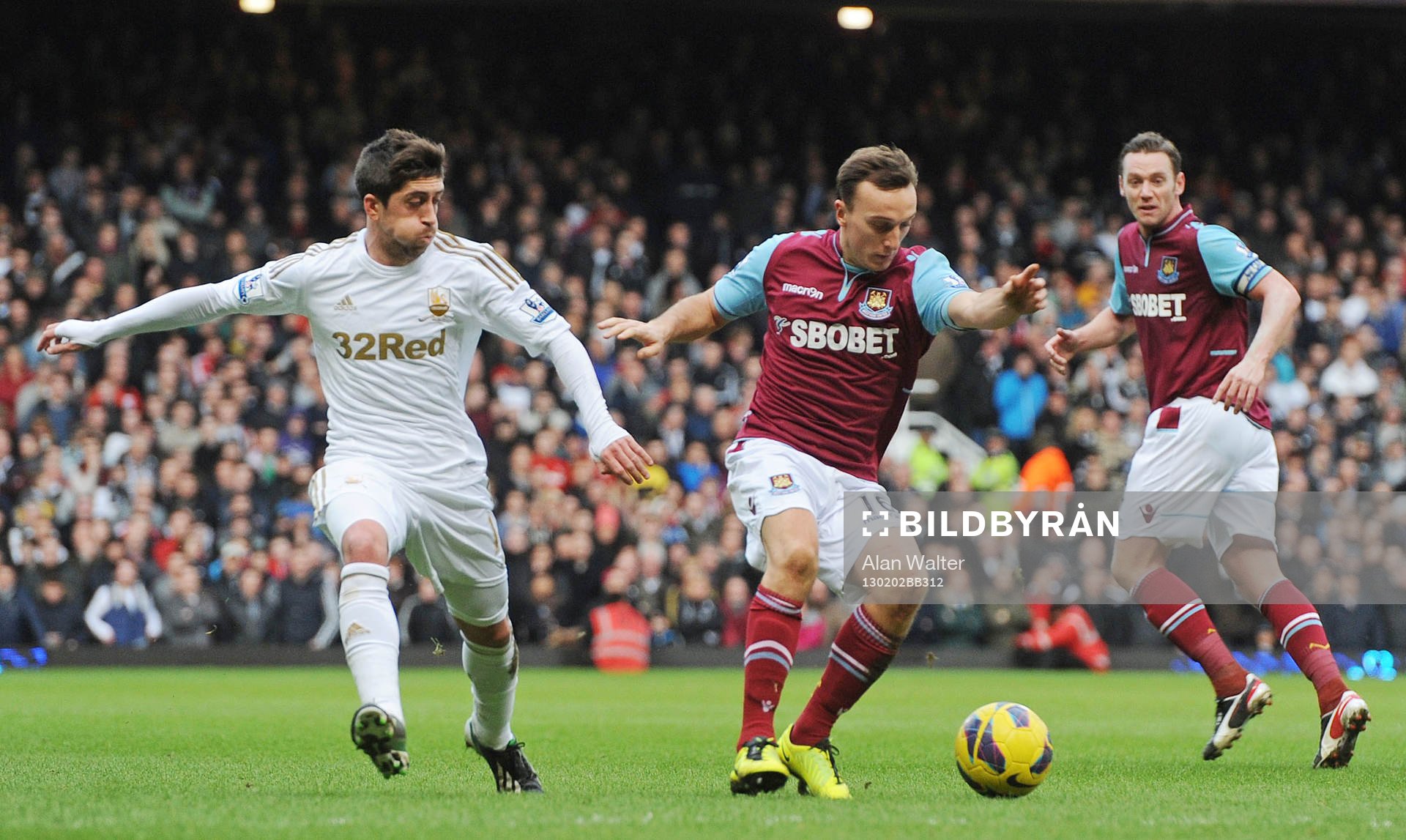 Football - West Ham United v Swansea City - Barclays