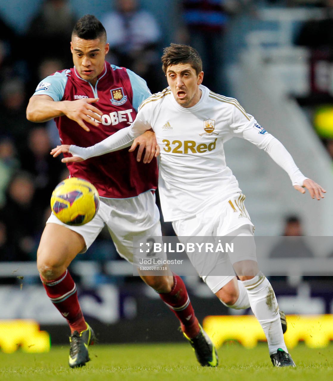 Football - West Ham United v Swansea City - Barclays