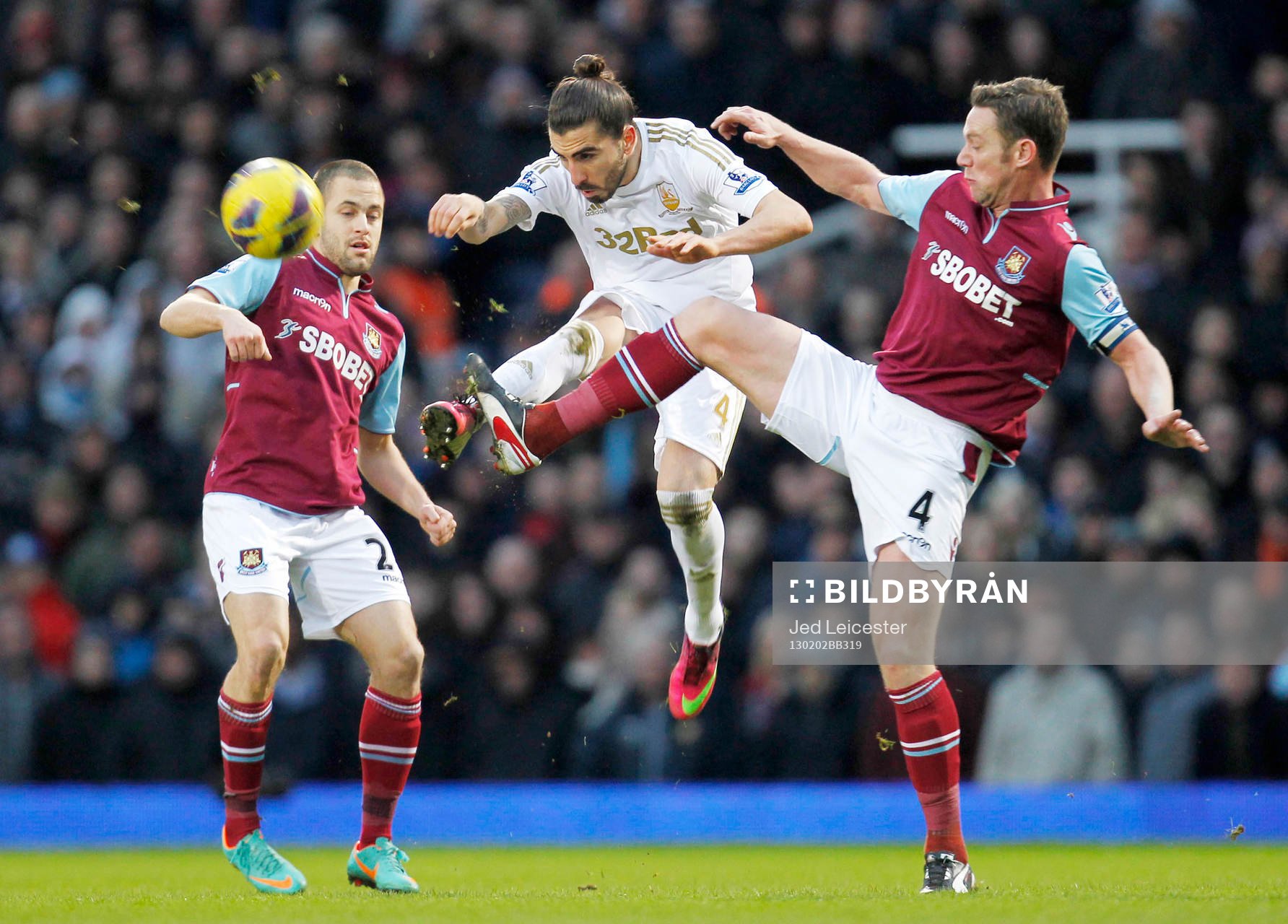 Football - West Ham United v Swansea City - Barclays