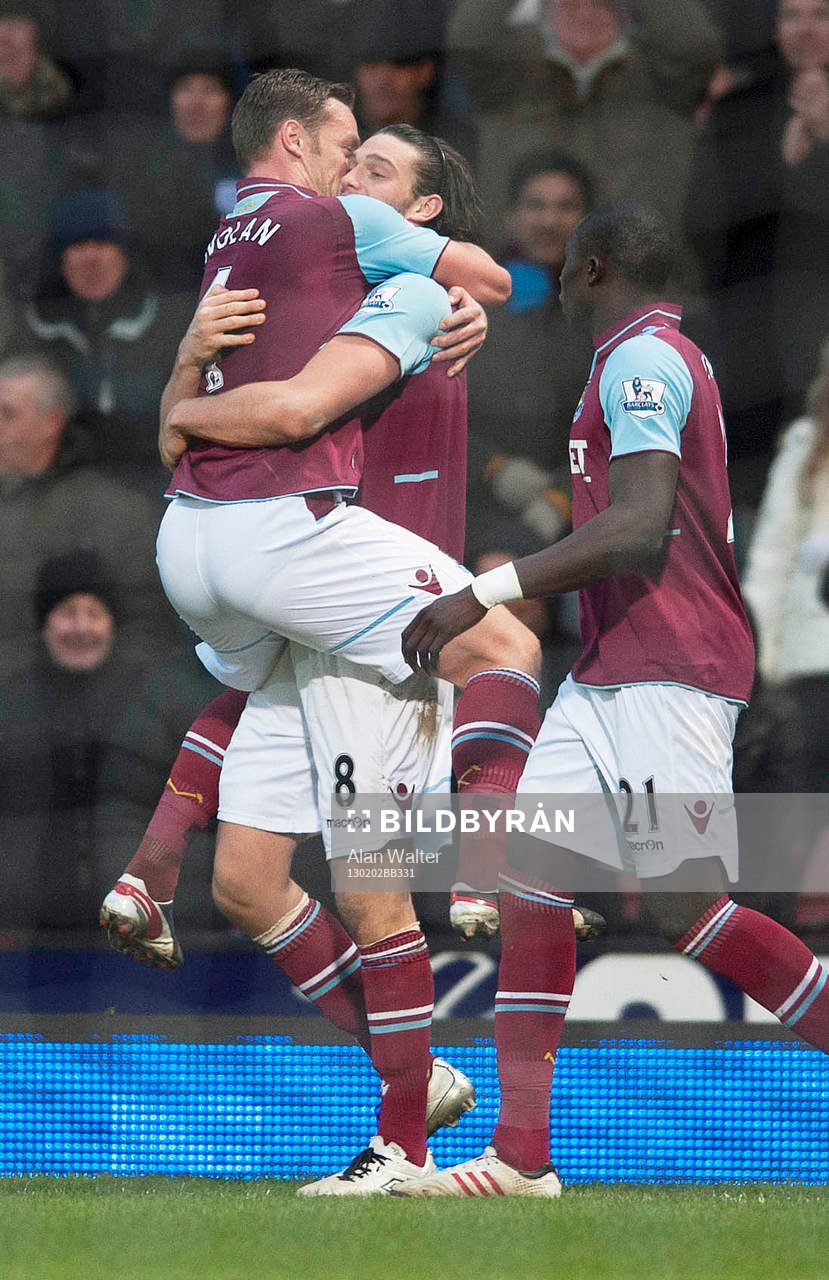 Football - West Ham United v Swansea City - Barclays
