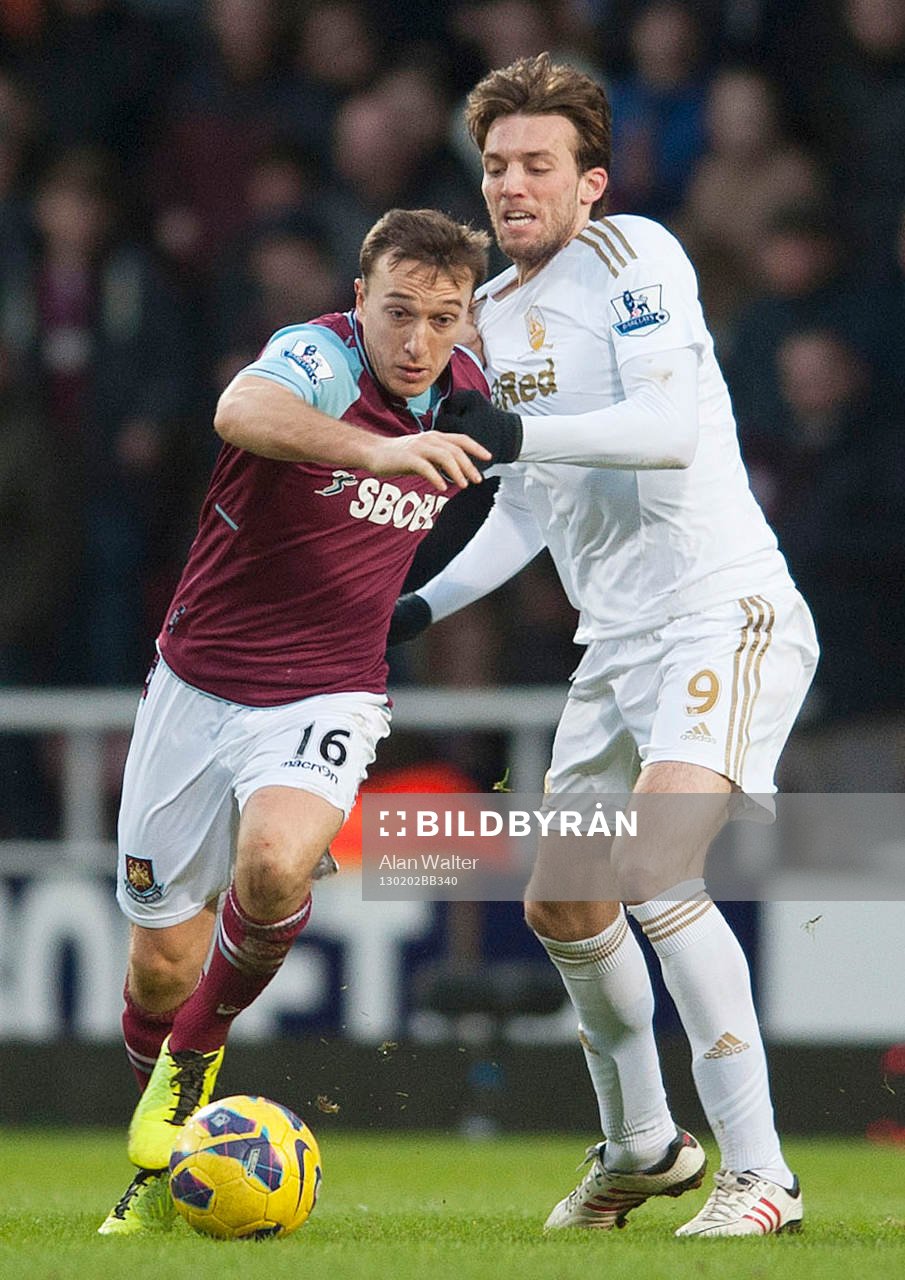 Football - West Ham United v Swansea City - Barclays