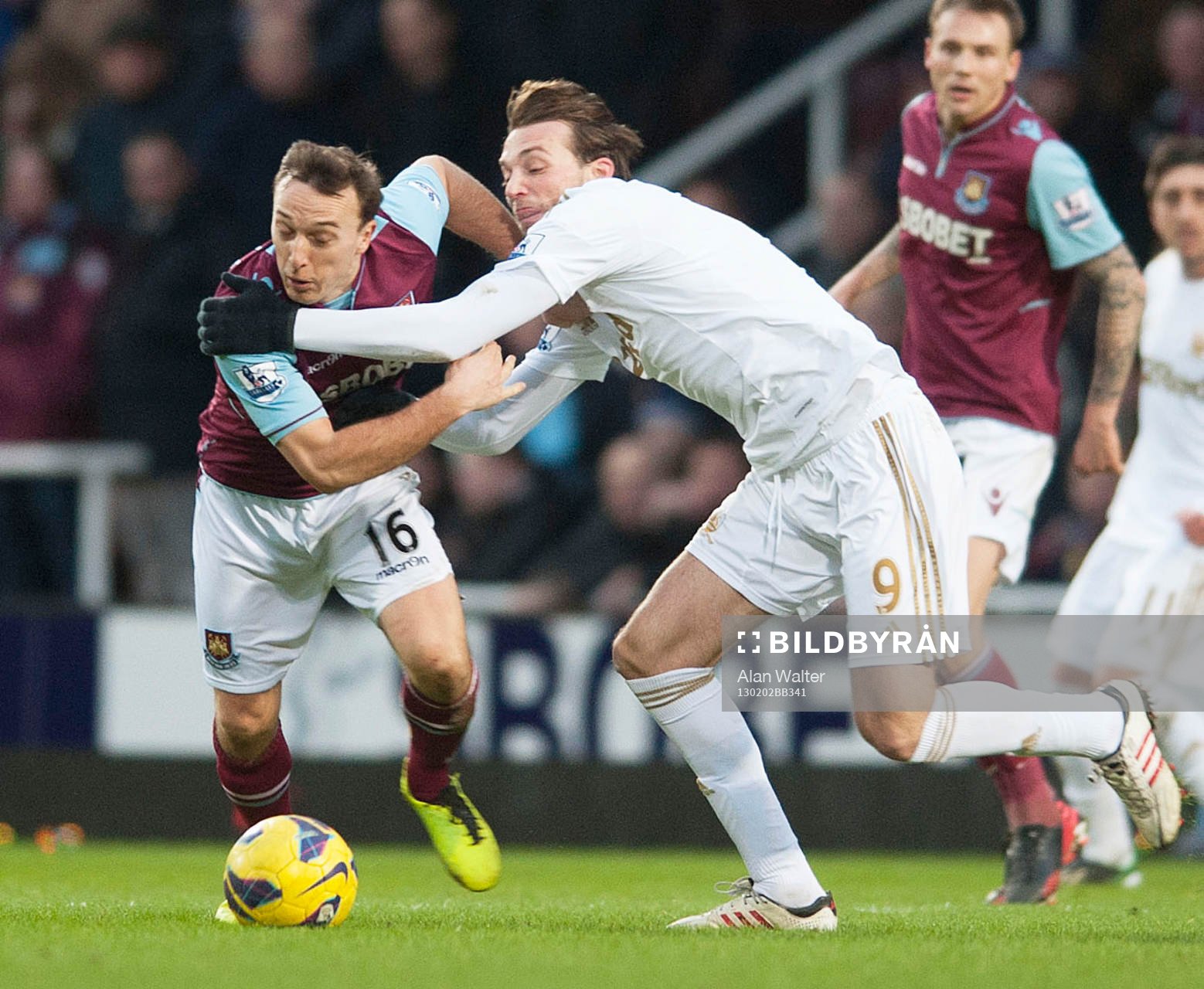 Football - West Ham United v Swansea City - Barclays