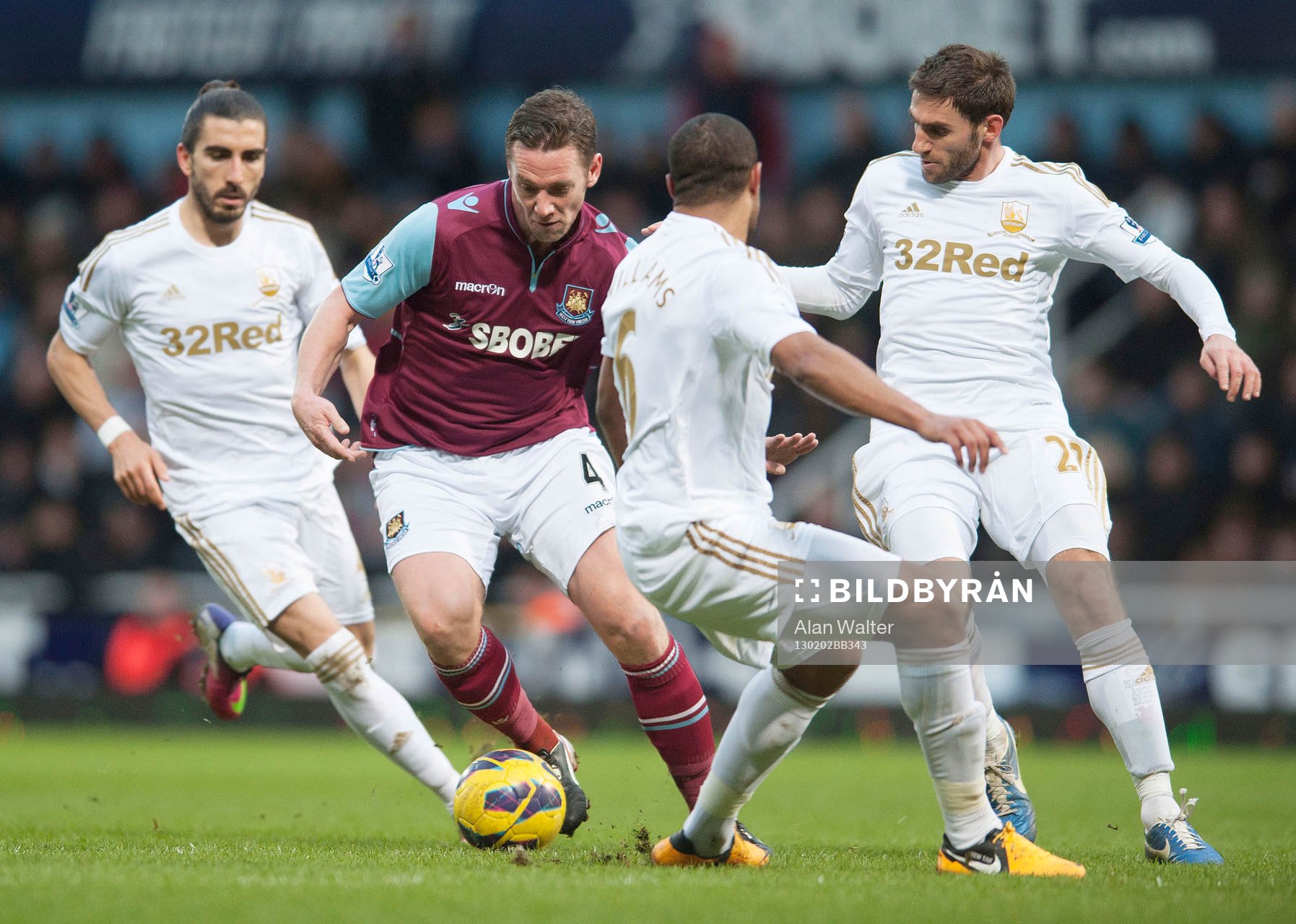 Football - West Ham United v Swansea City - Barclays
