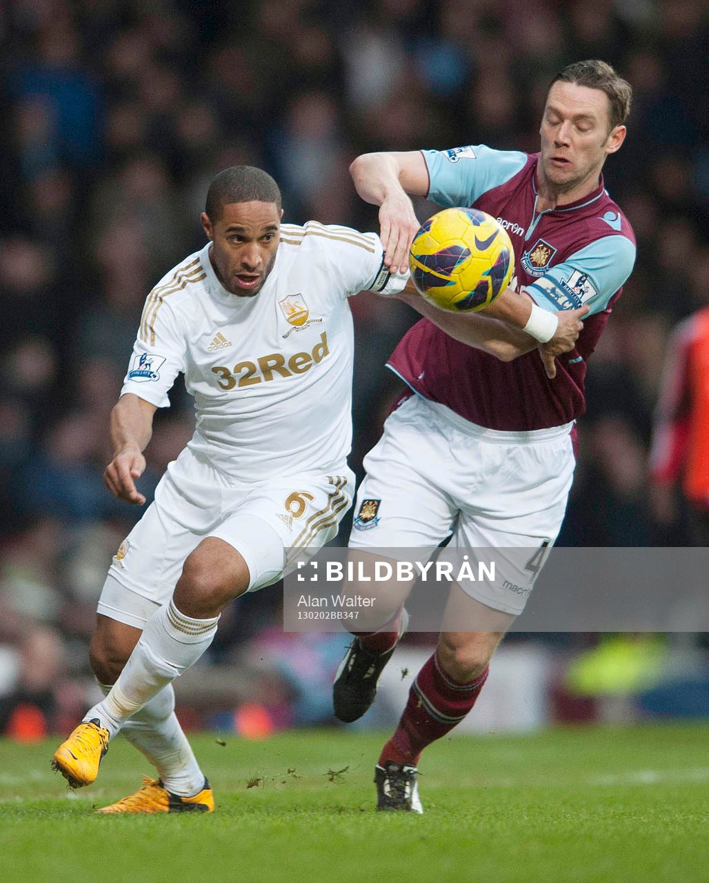 Football - West Ham United v Swansea City - Barclays