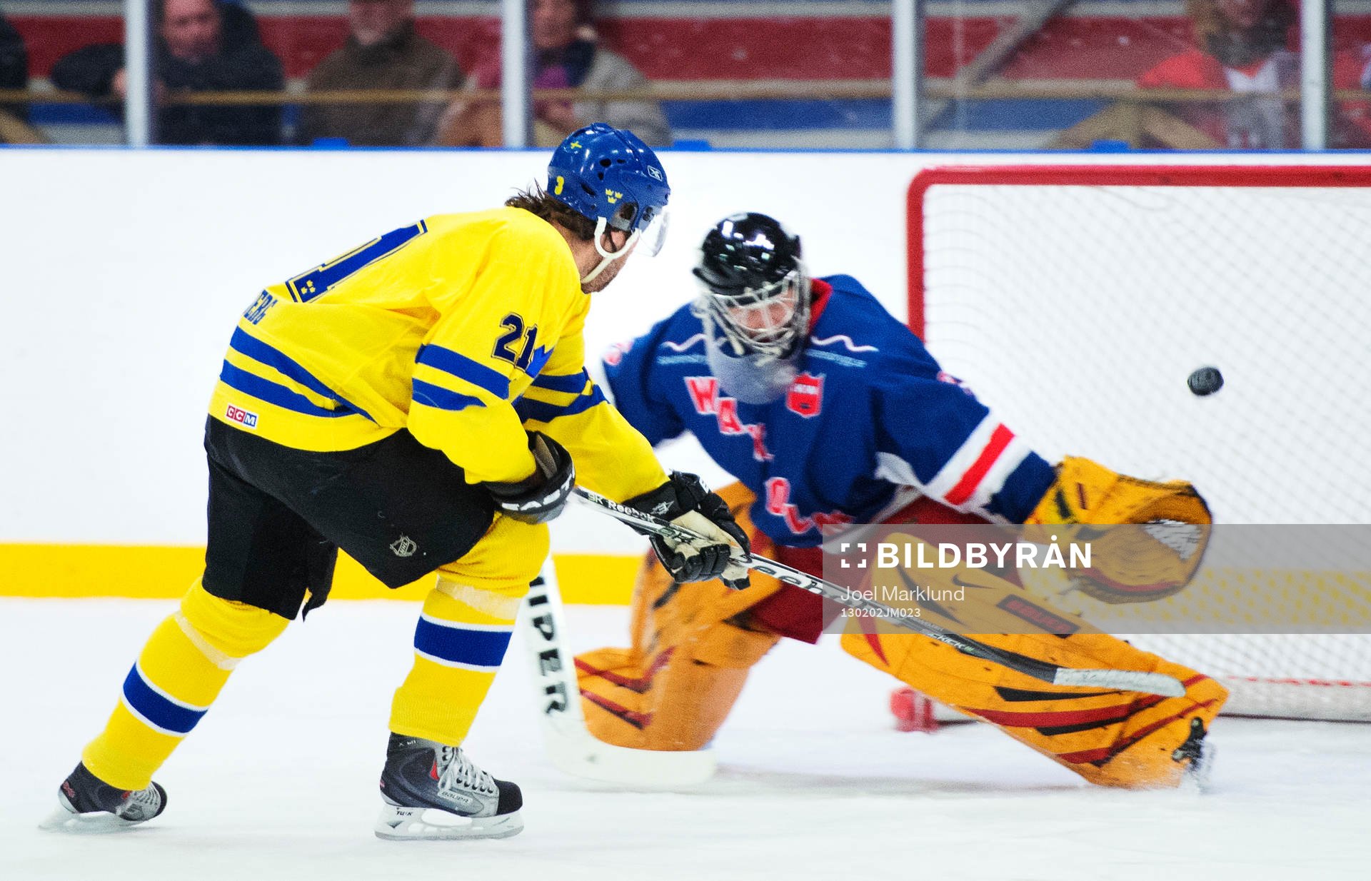 Peter Forsberg gör mål på straff