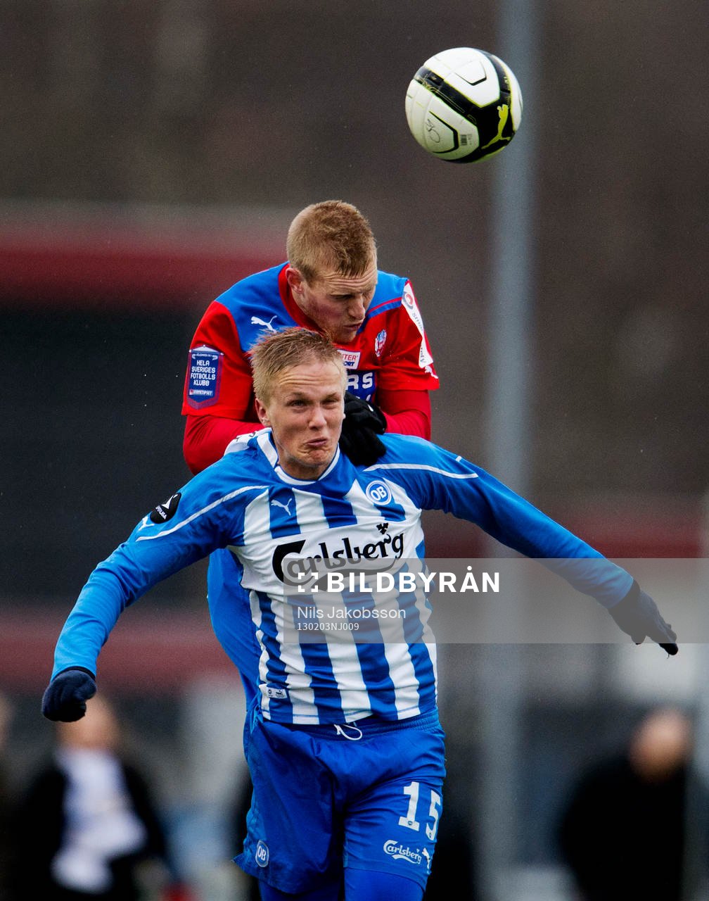 Fotboll, träningsmatch, Odense - Helsingborg: Kasper Larsen, Odense, Peter Larsson, Helsingborg.
