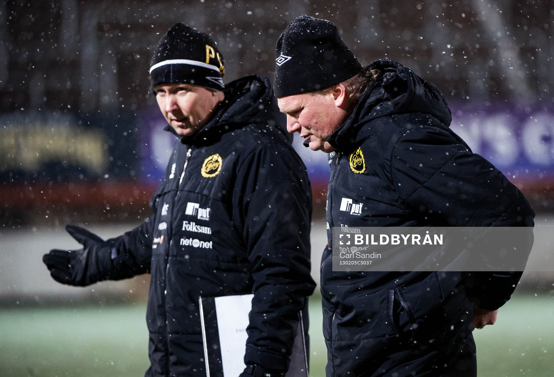 Fotboll, Träningsmatch, Häcken - Elfsborg: Peter Wettergren, assisterande tränare, och Jörgen Lennartsson, tränare, går och pratar efter matchen.