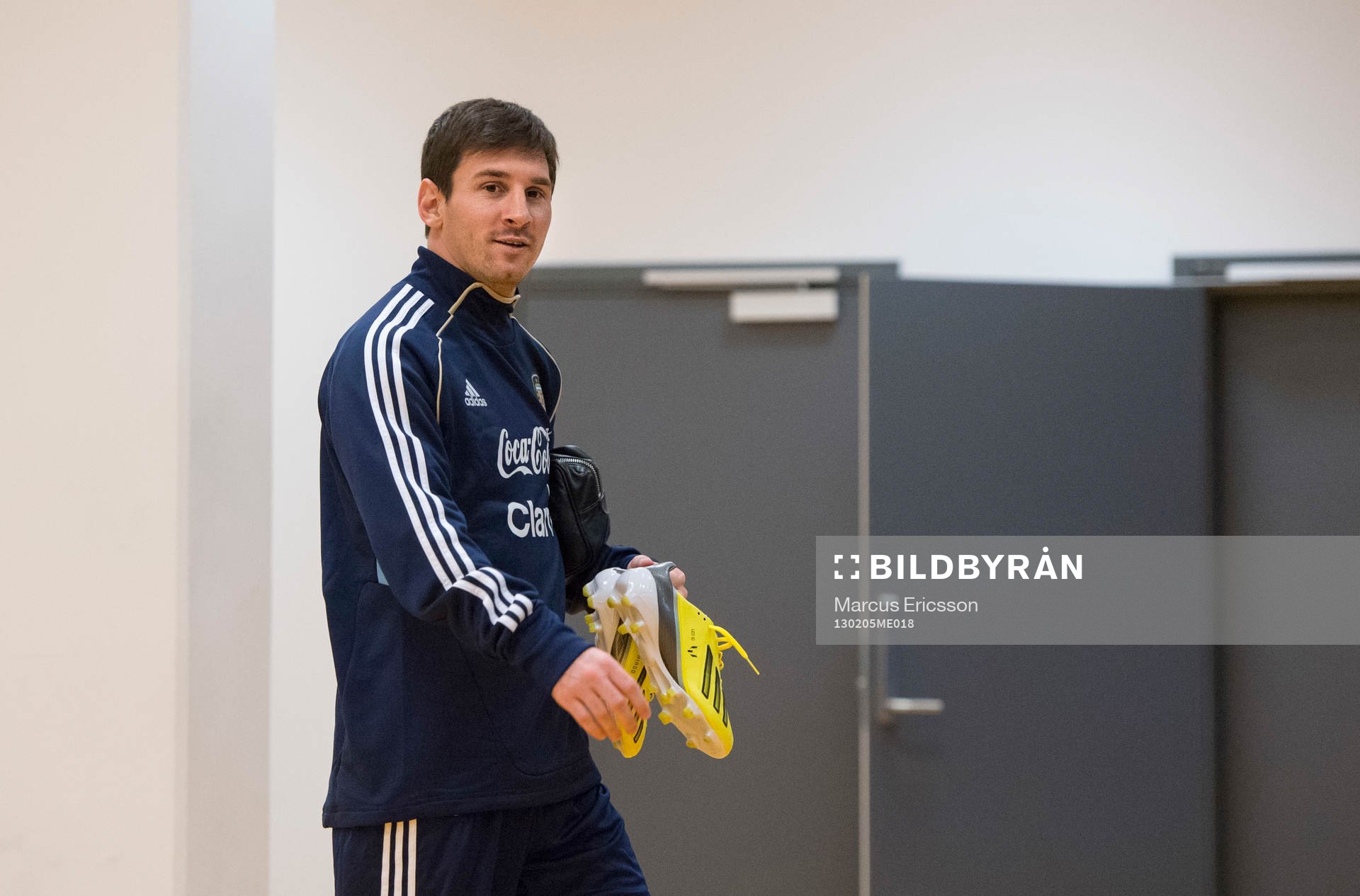 Lionel Messi anländer Friends Arena för träning