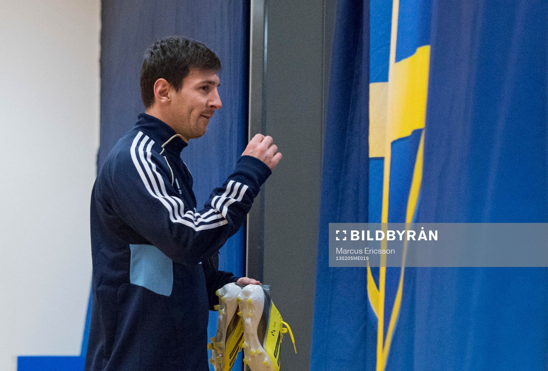 Lionel Messi anländer Friends Arena för träning