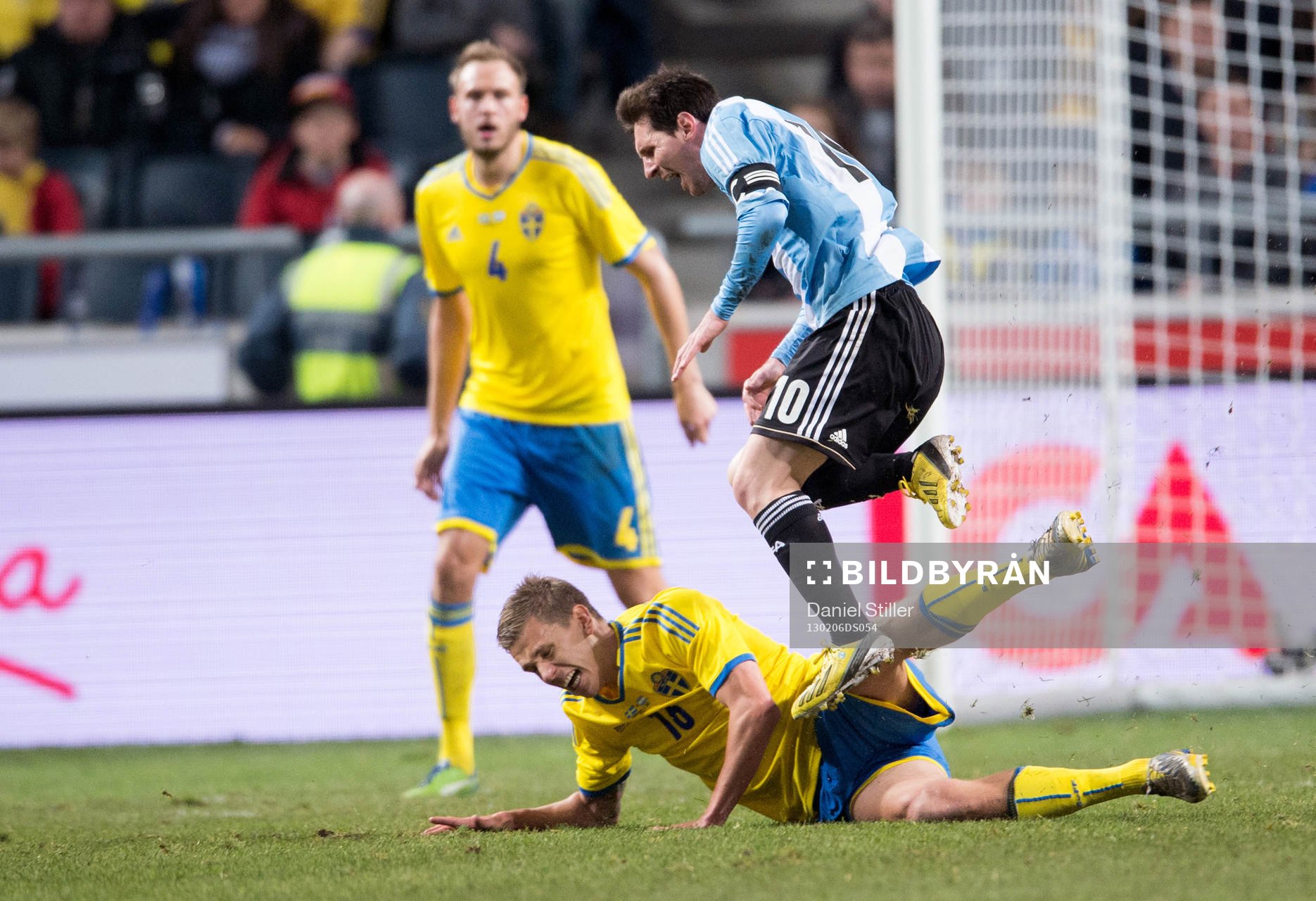Pontus Wernbloom, Sverige, kapar Lionel Messi, Argentina