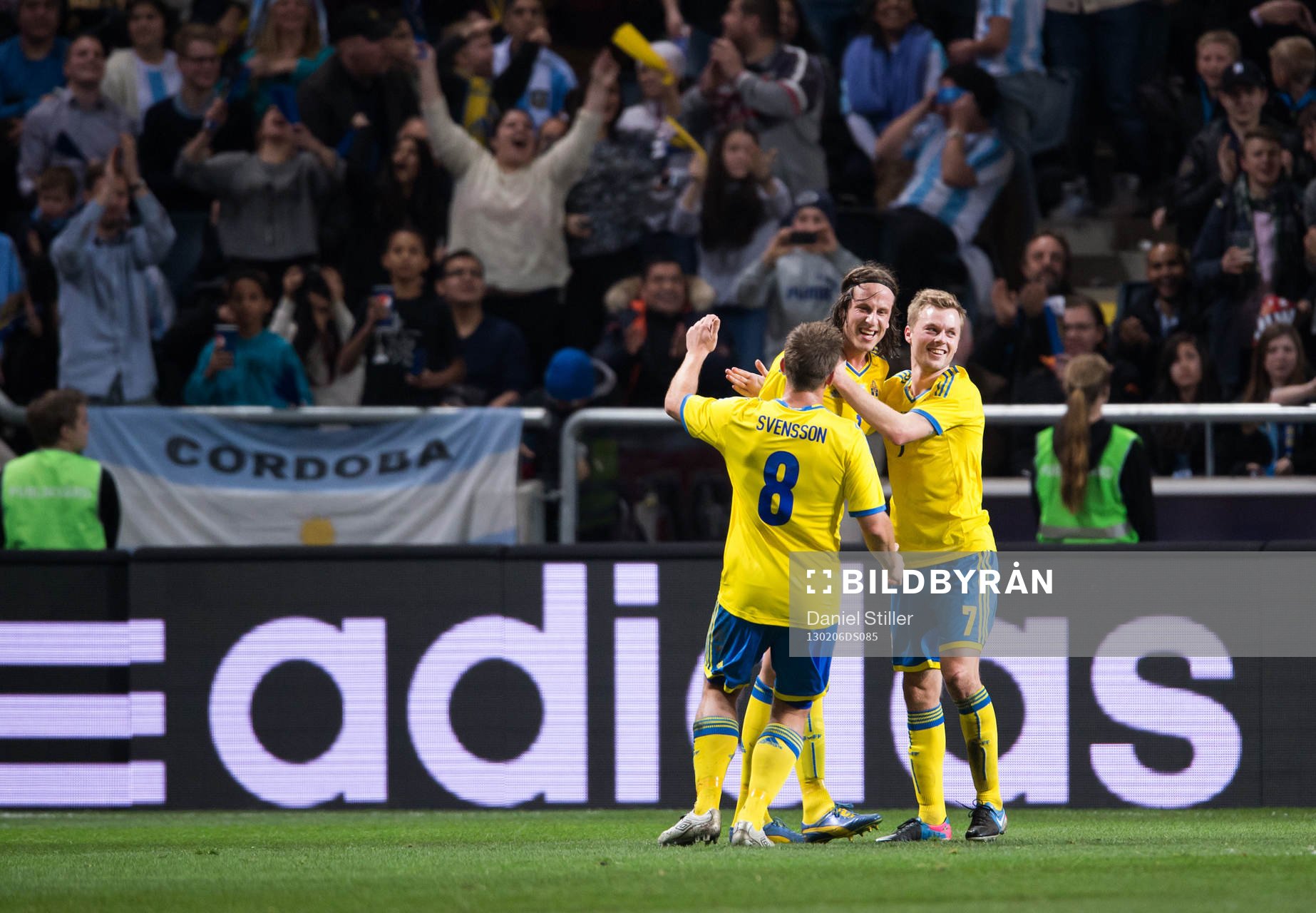 Jonas Olsson, Sverige, gör 1-1, jubel