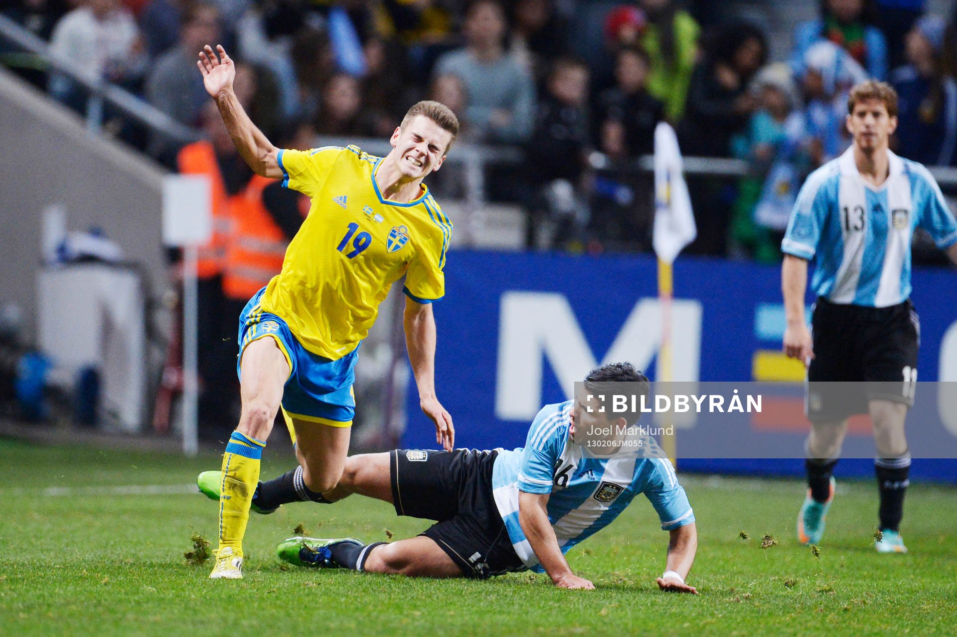 Sergio Aguero, glidtacklar Alexander Kačaniklić, Sverige