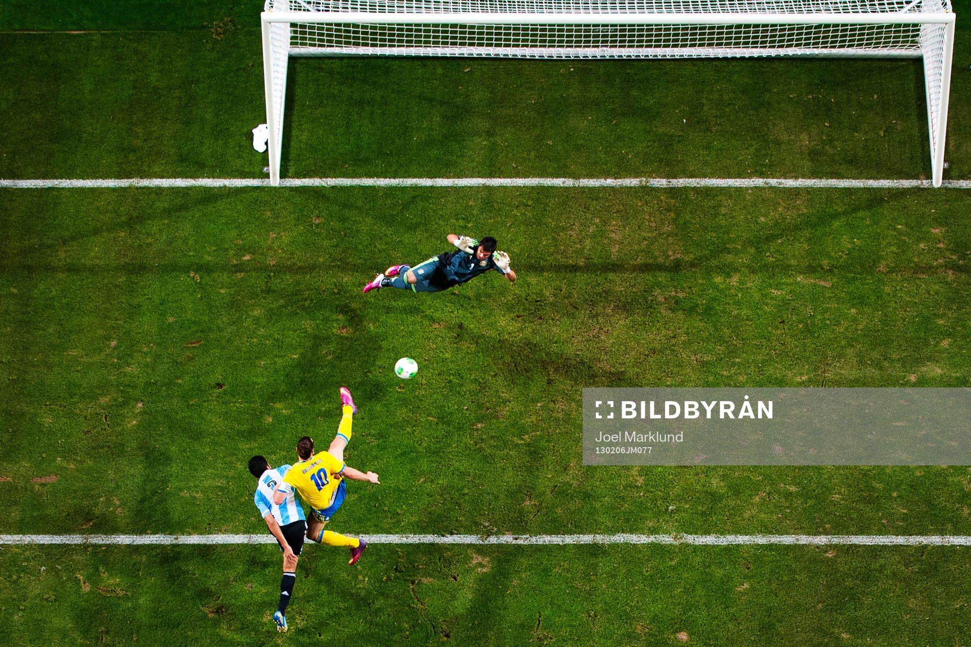 Zlatan Ibrahimovic, Sverige, oroar framför Sergio Romero,