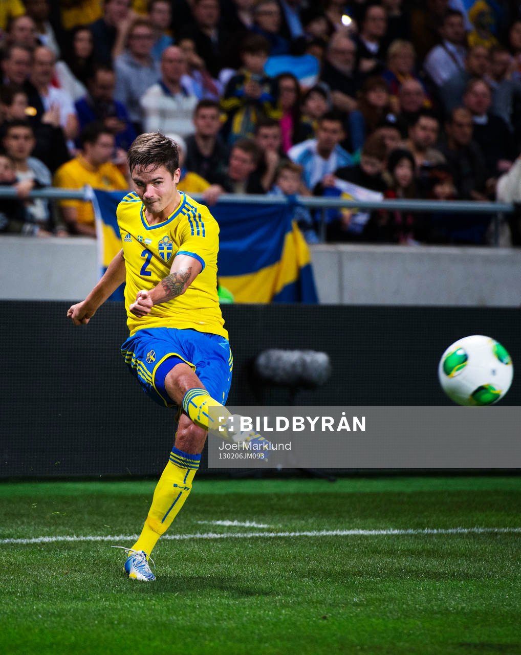 Mikael Lustig, Sverige