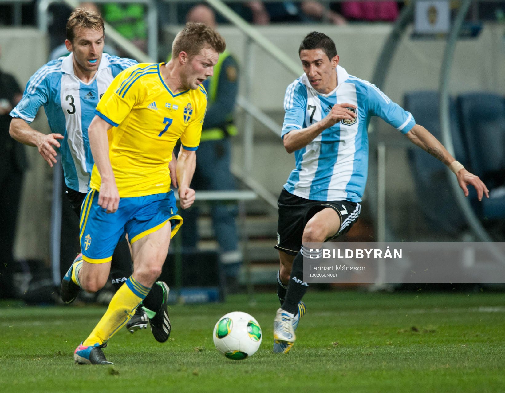 Sebastian Larsson, Sverige, mot Angel di Maria, Argentina
