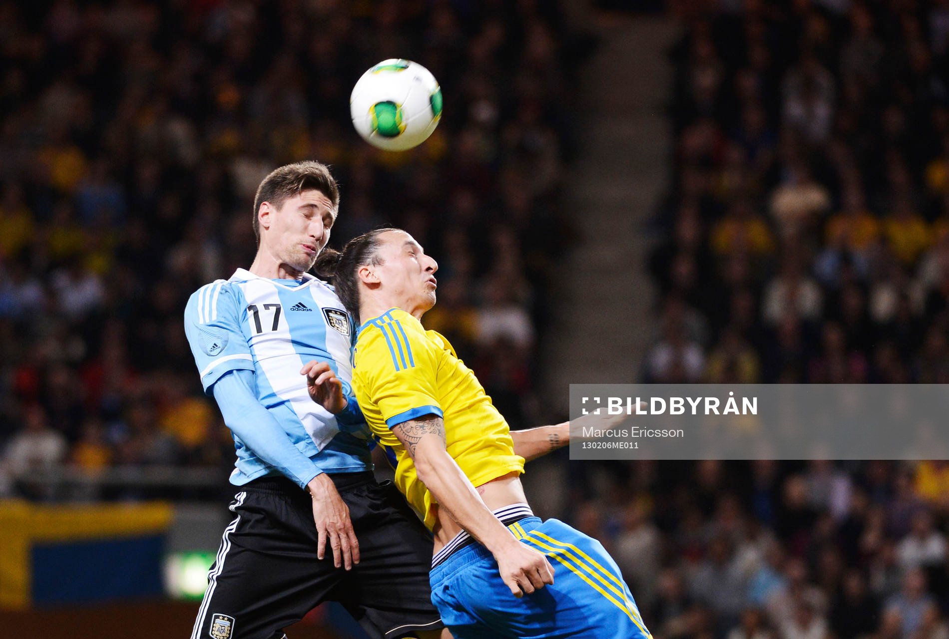 Federico Fernandez i nickduell med Zlatan Ibrahimovic