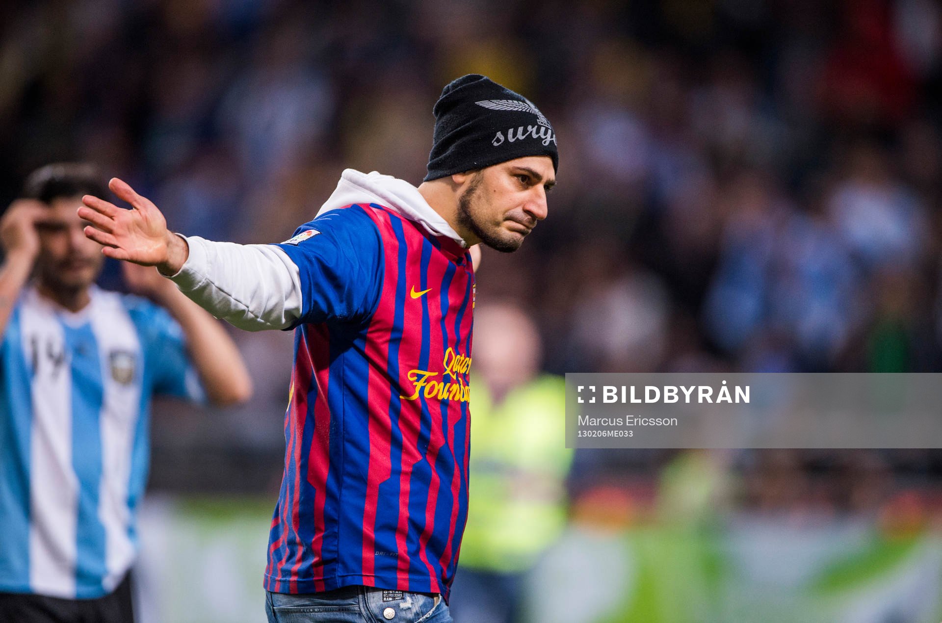Supportern som sprang in och kramade Lionel Messi, Argentina