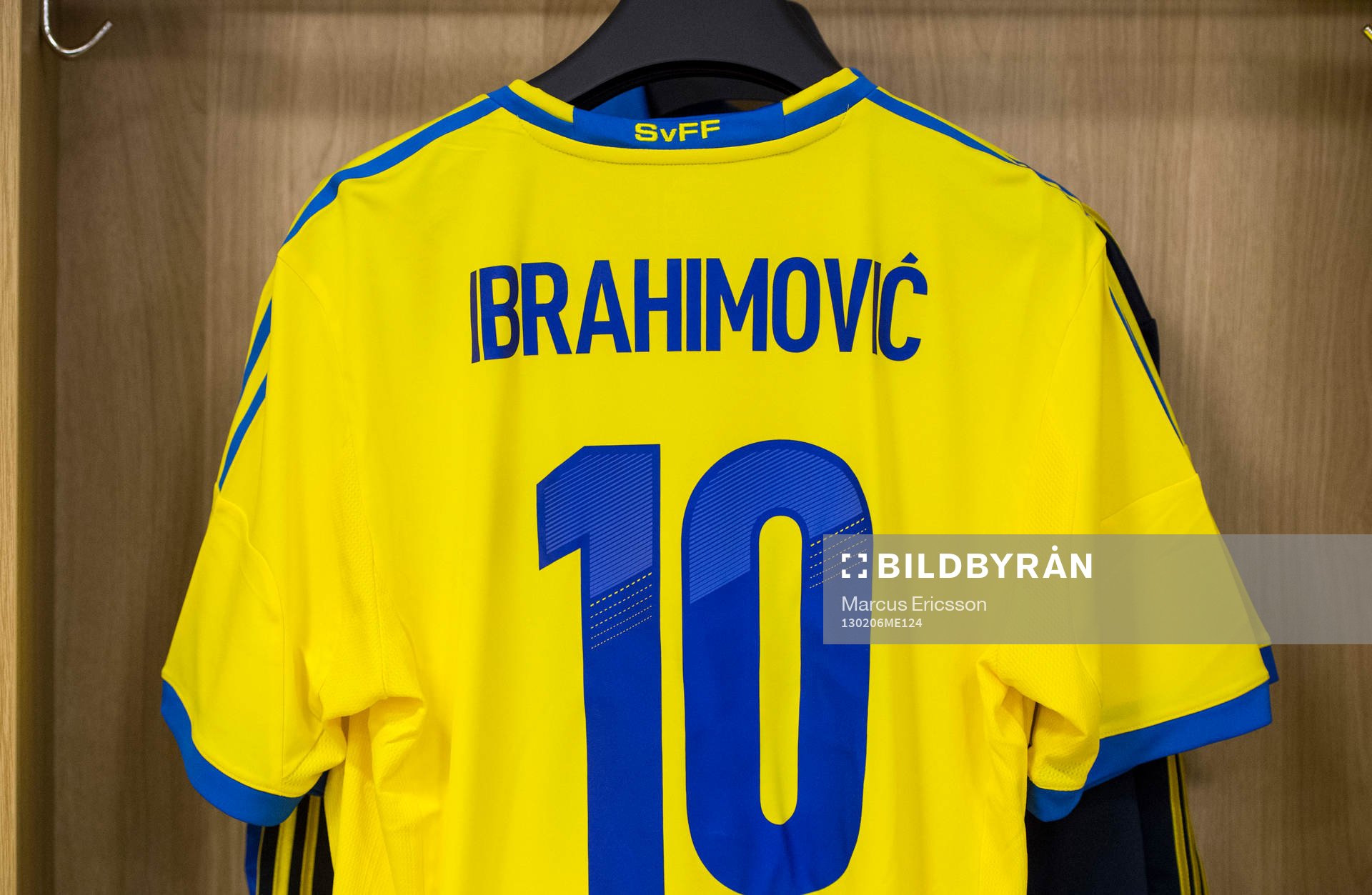 Sveriges omklädningsrum. Zlatan Ibrahimovics matchtröja
