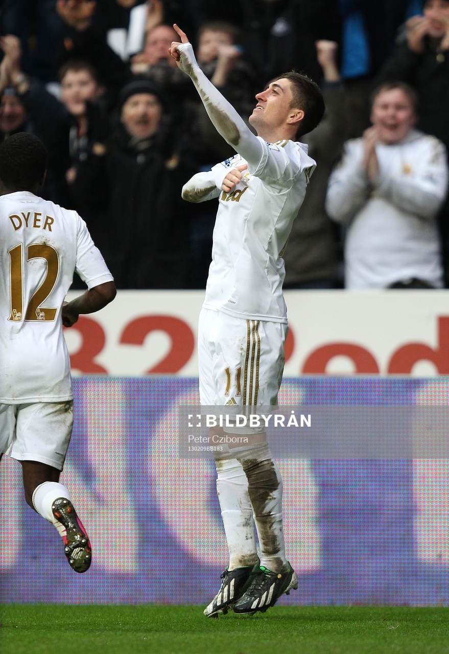 Football - Swansea City v Queens Park Rangers - Barclays
