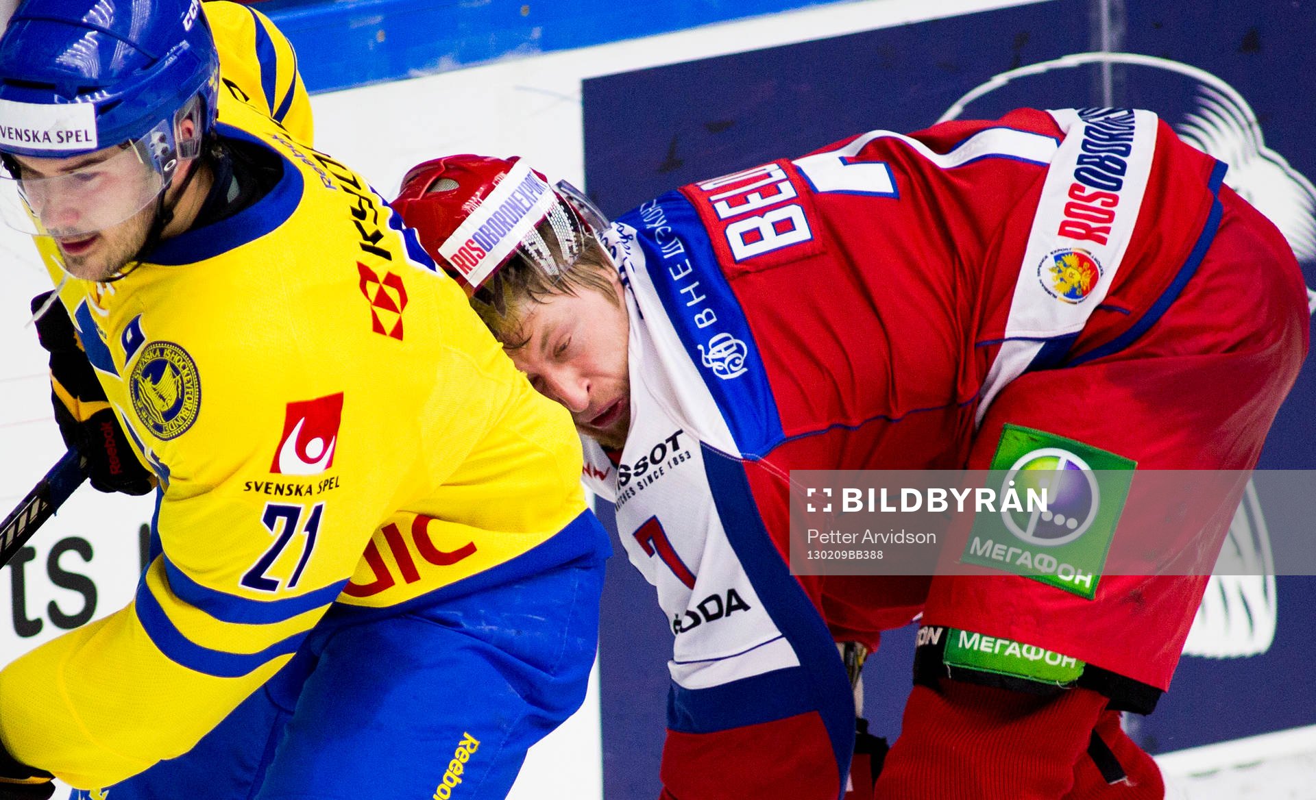 Anton Belov, Ryssland, kommer i en märklig sits