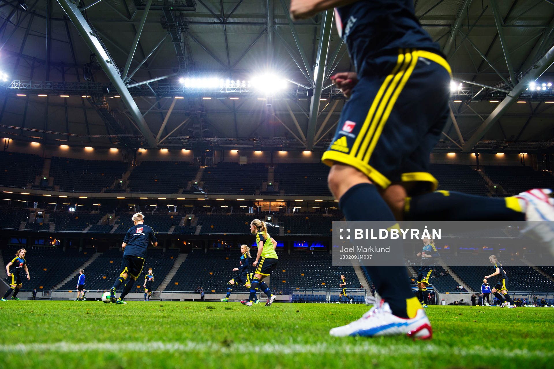 Fotboll, Damfotbollslandslaget tränar på Friends Arena