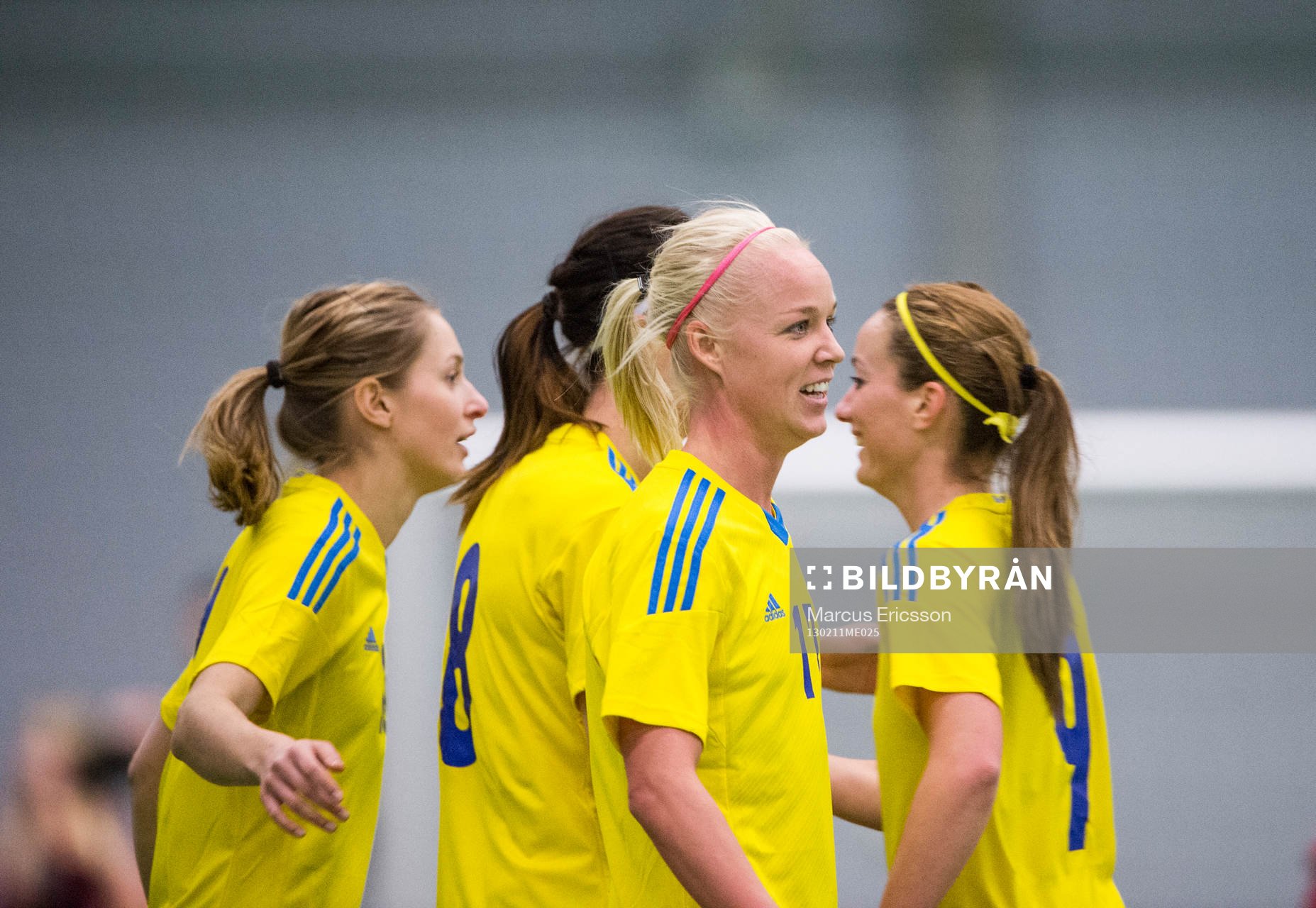 Fotboll, Träningsmatch, Dam, Sverige - Stockholm FA Boys Team: Jubel i Sverige, Caroline Seger.