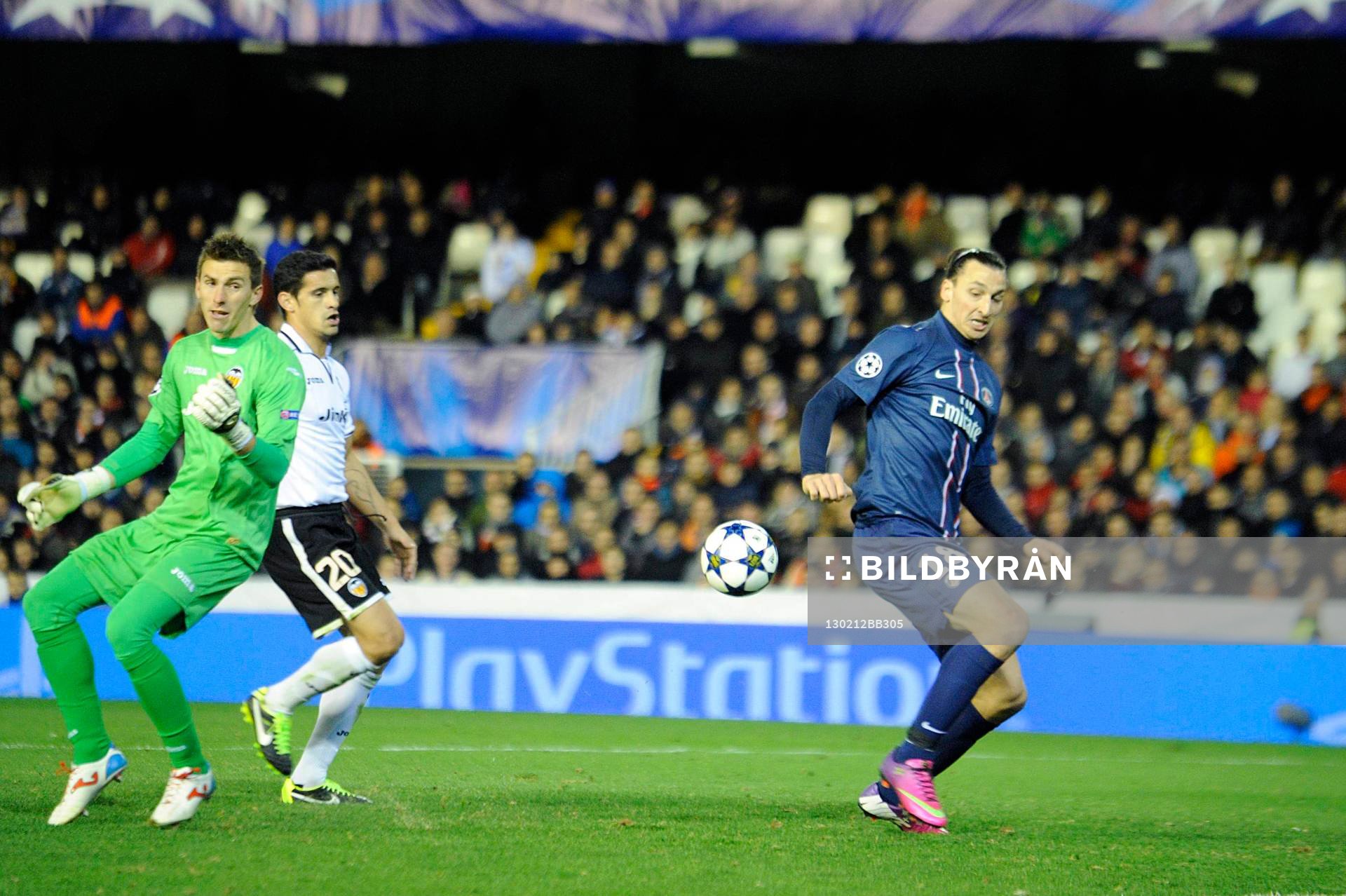 Zlatan IBRAHIMOVIC / Vicente GUAITA PANADERO - 12.02.2013 -