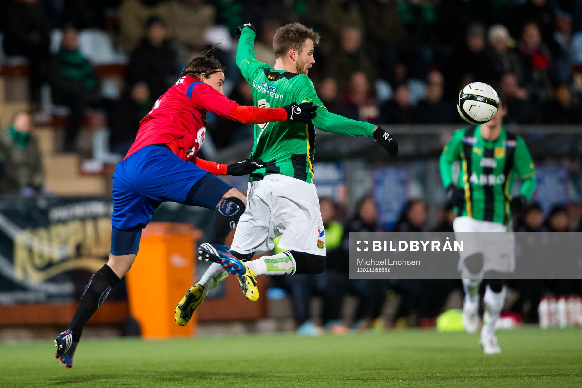 Fotboll, träningsmatch, GAIS - Örgryte: Joel Johansson, GAIS i kamp med Jonatan Azulay, Örgryte