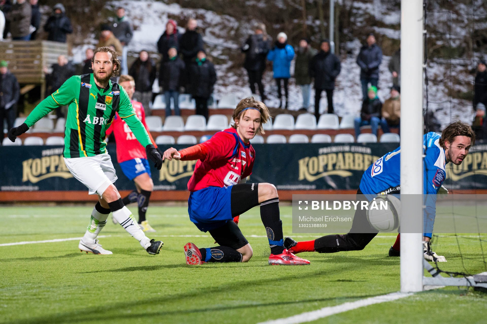 Jakob Lindström, kapten i Örgryte missar ett öppet läge