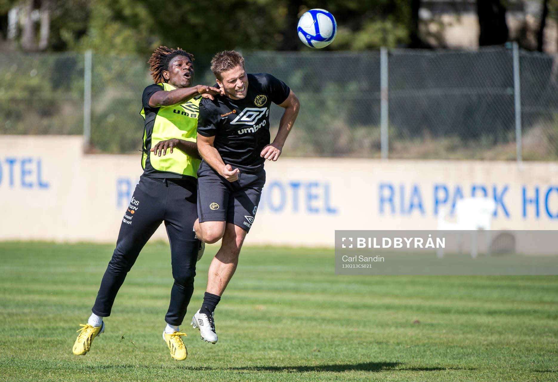 Nickduell mellan Mohamed Bangura och Anders Svensson,
