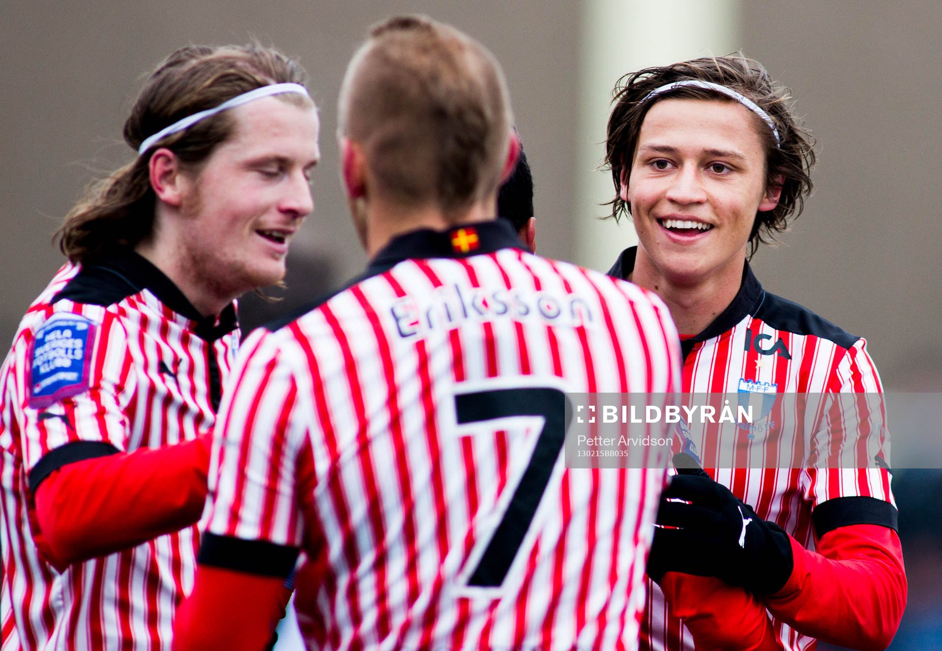 Simon Thern, Malmö FF, är glad efter, Magnus Erikssons 2-0