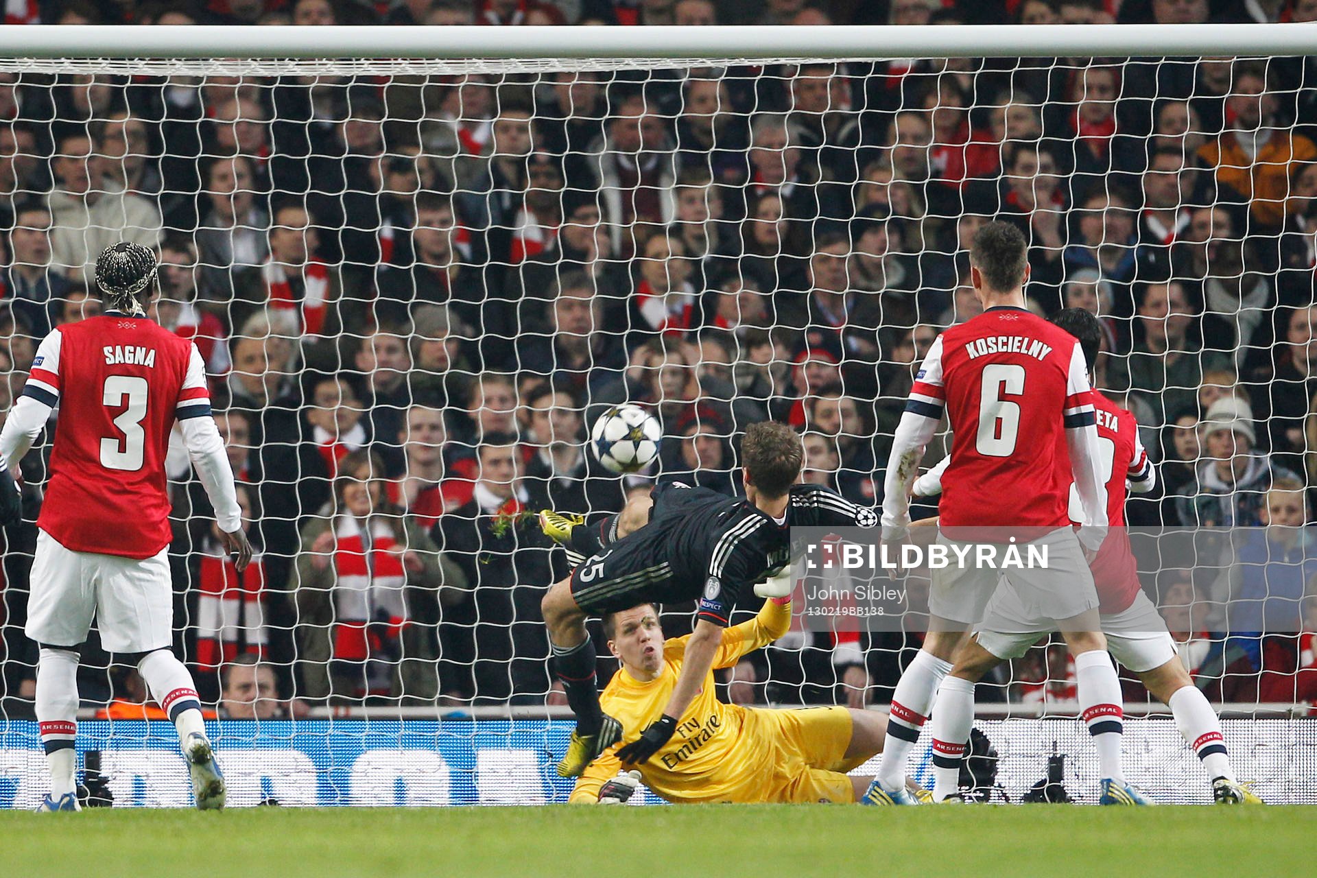 Football - Arsenal v Bayern Munich - UEFA Champions League
