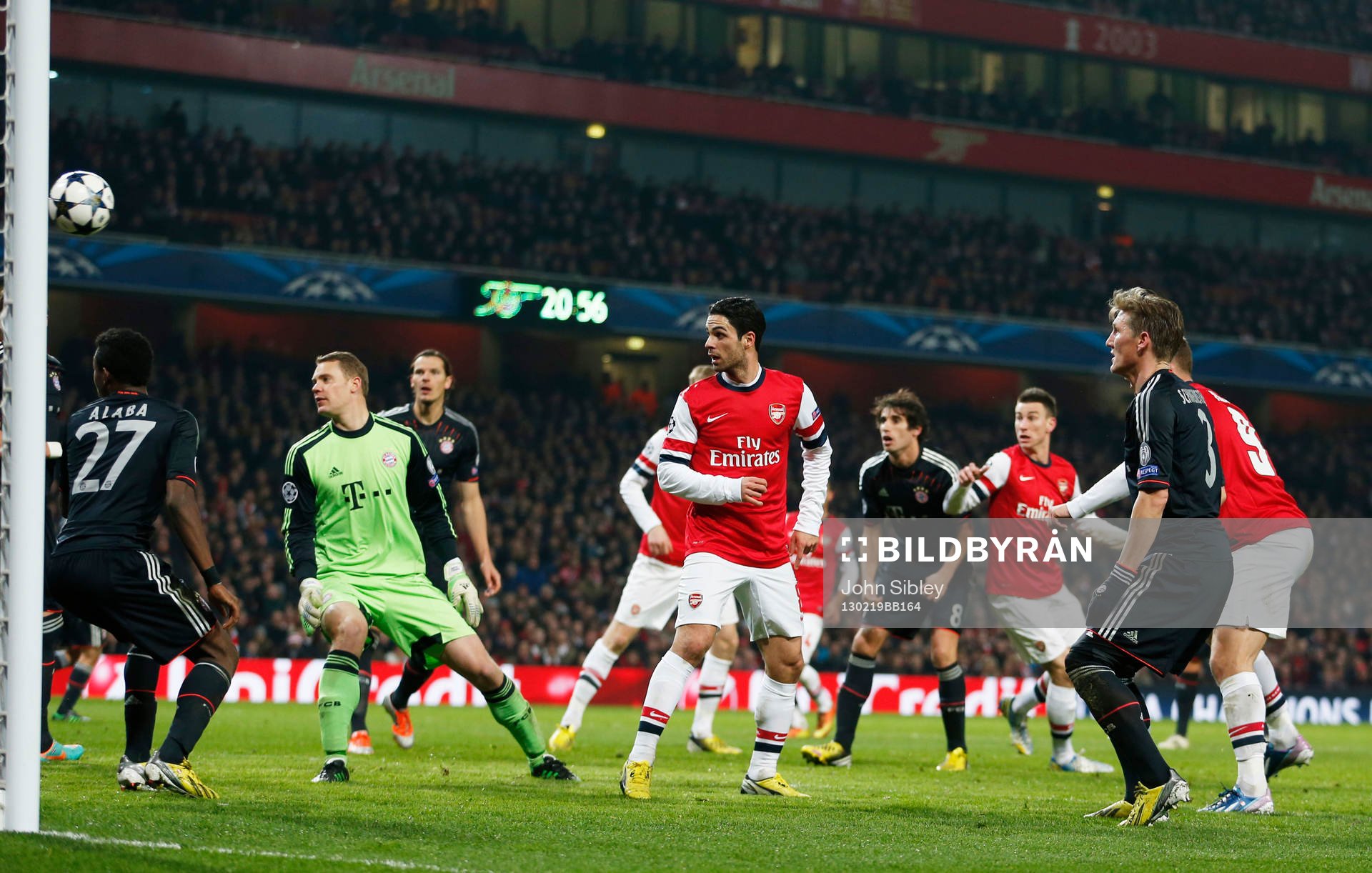 Football - Arsenal v Bayern Munich - UEFA Champions League