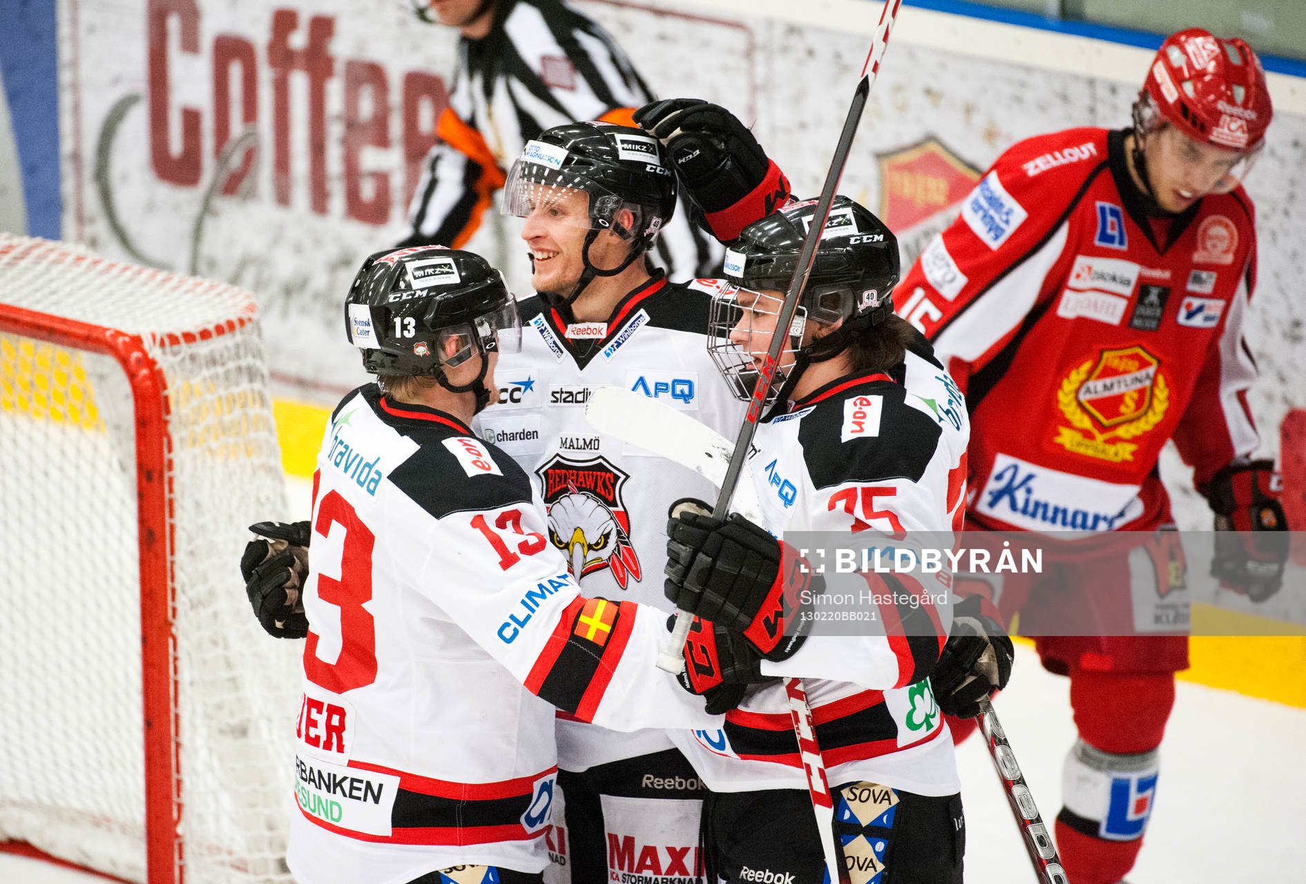 Alexander Bergström, Malmö, kramas om av lagkamraterna