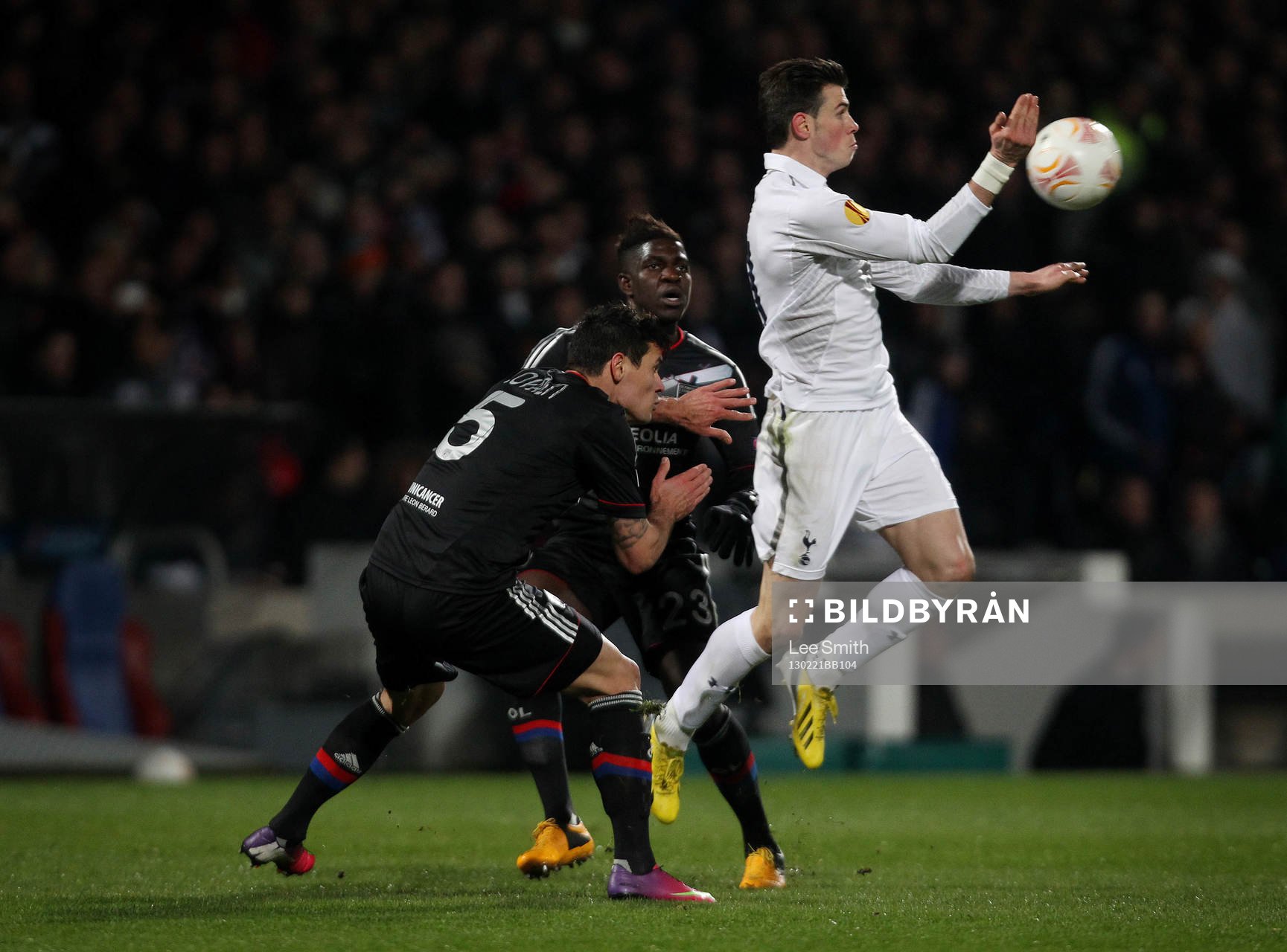 Football - Olympique Lyonnais v Tottenham Hotspur - UEFA