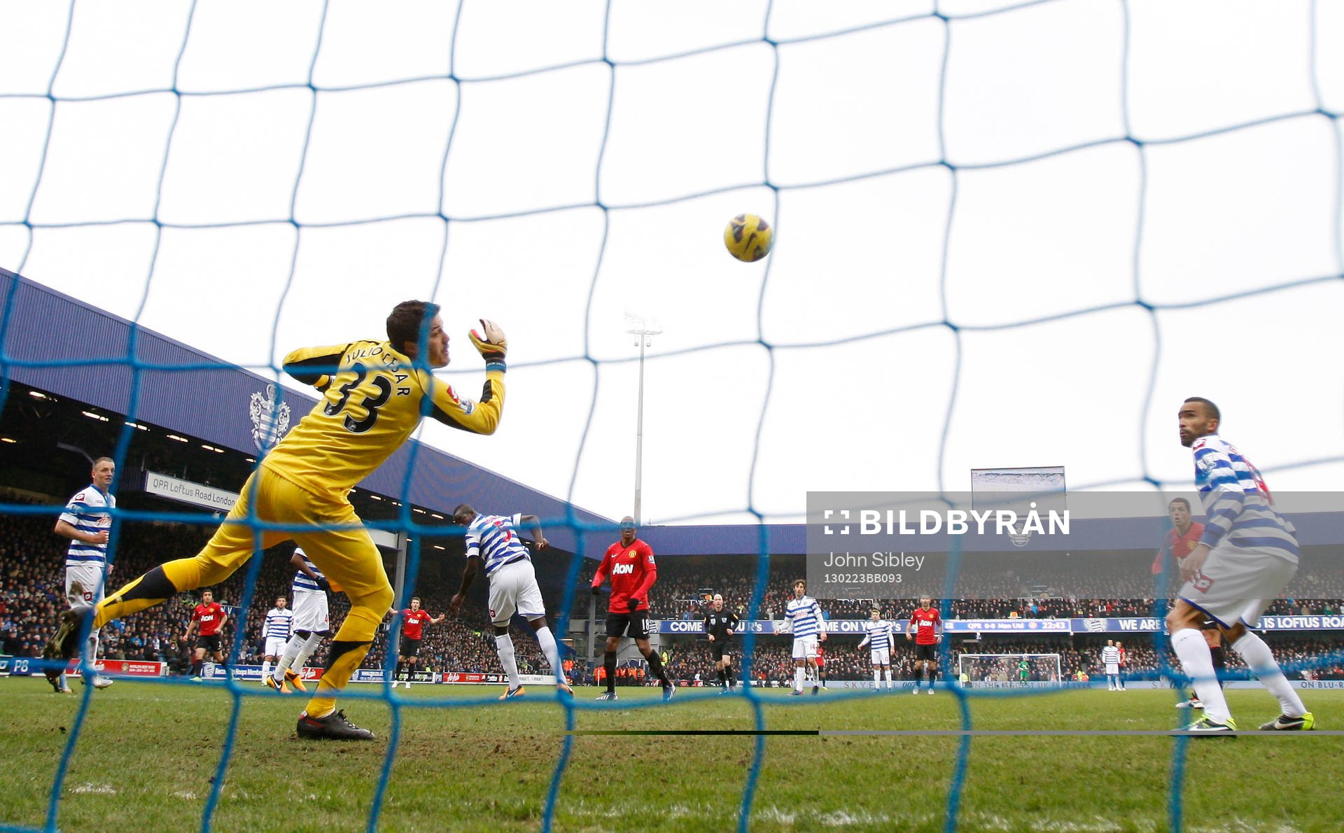 Football - Queens Park Rangers v Manchester United -