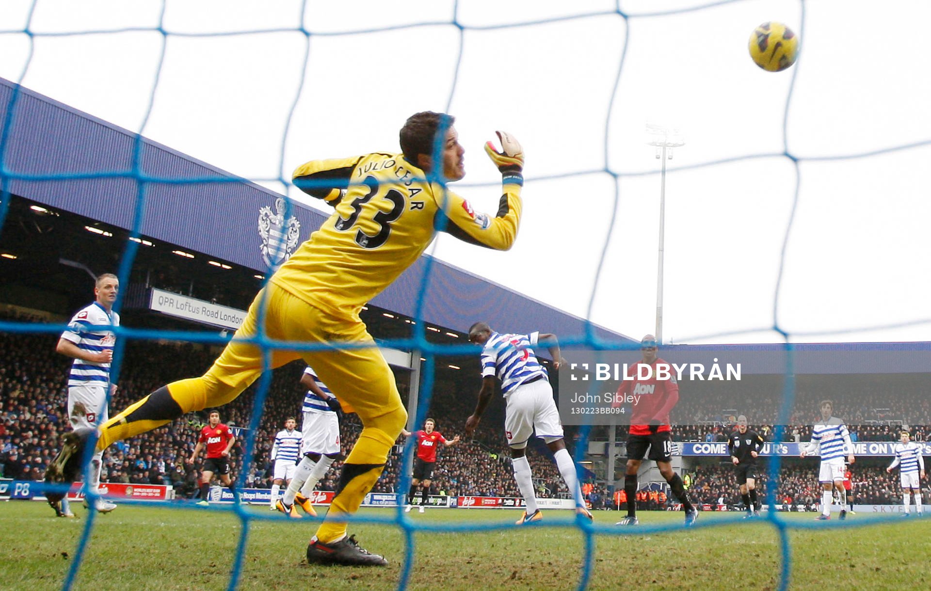 Football - Queens Park Rangers v Manchester United -