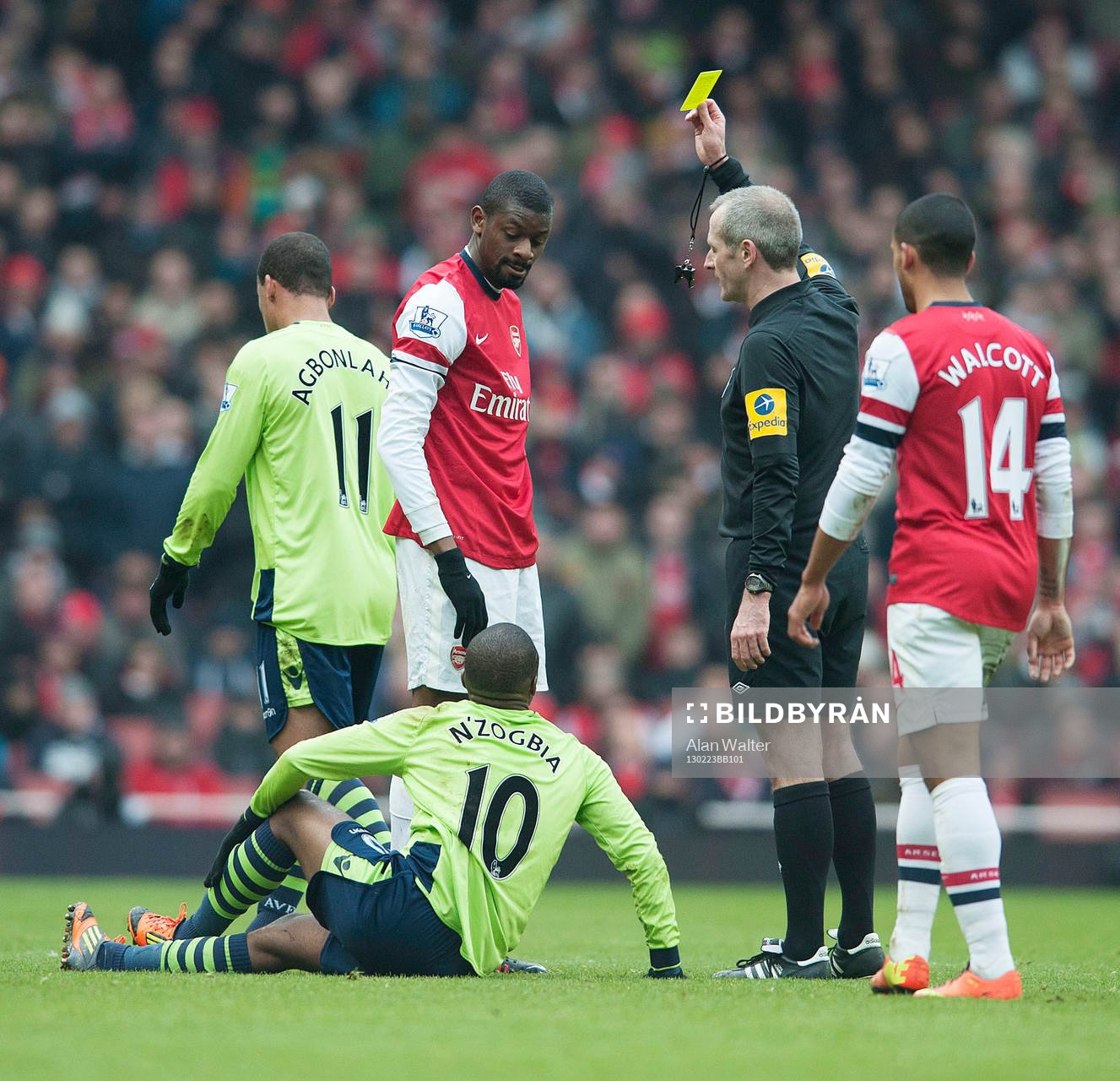 Football - Arsenal v Aston Villa - Barclays Premier League