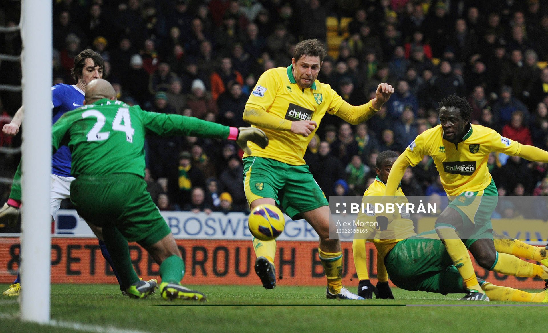 Football - Norwich City v Everton - Barclays Premier League