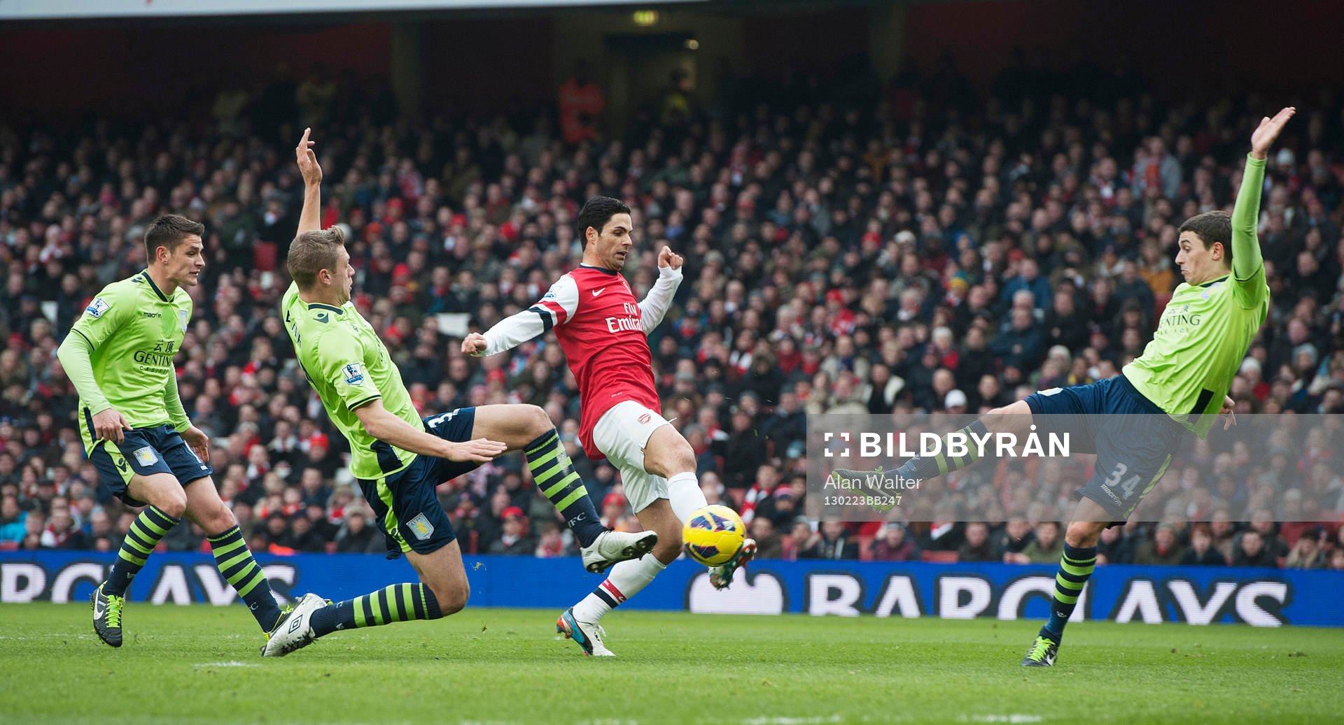 Football - Arsenal v Aston Villa - Barclays Premier League