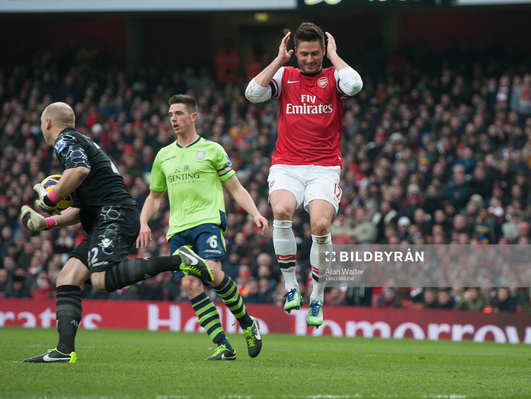 Football - Arsenal v Aston Villa - Barclays Premier League