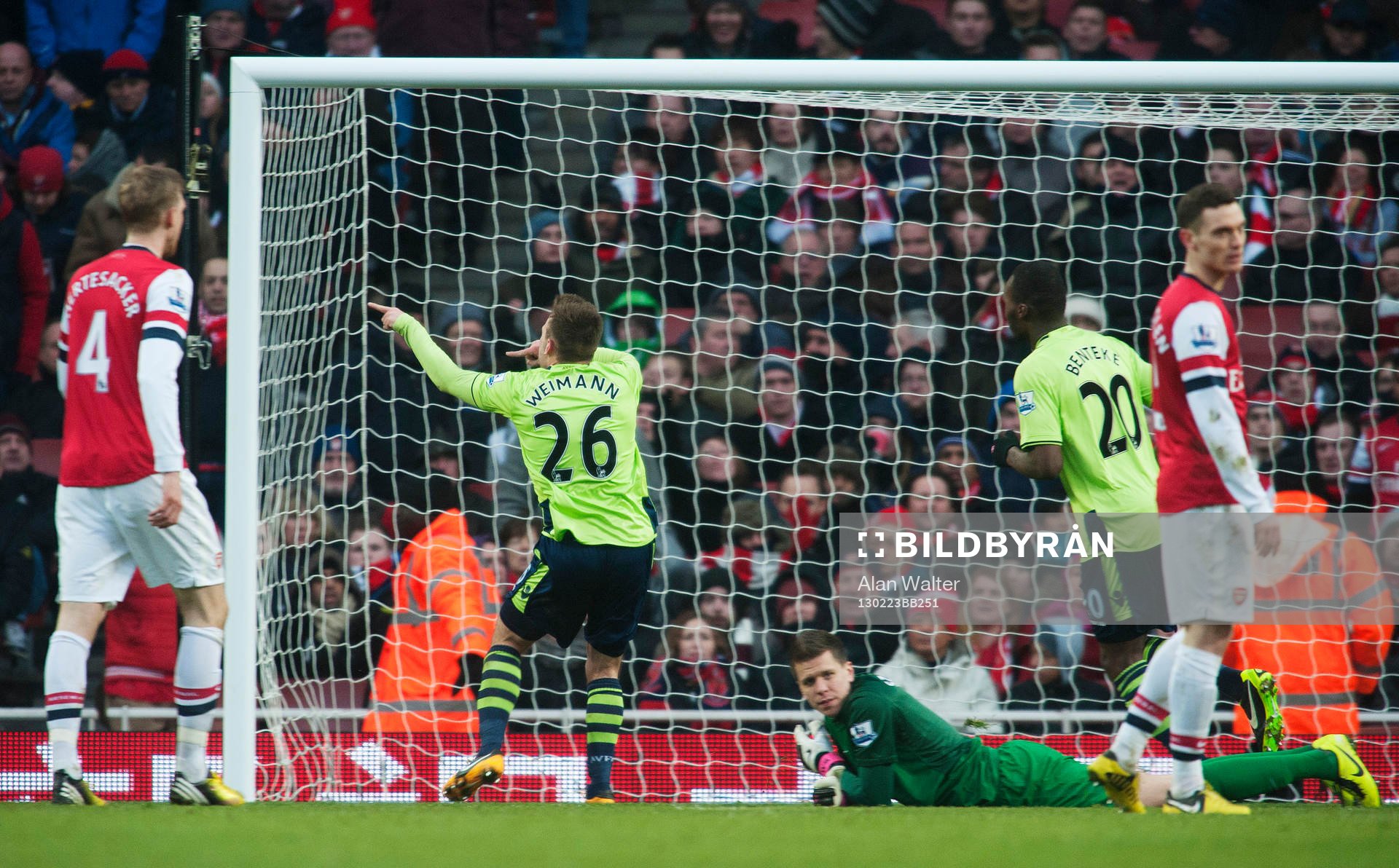 Football - Arsenal v Aston Villa - Barclays Premier League