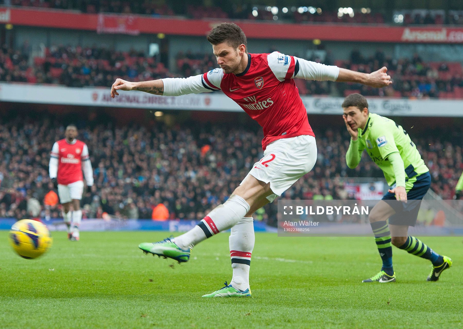 Football - Arsenal v Aston Villa - Barclays Premier League