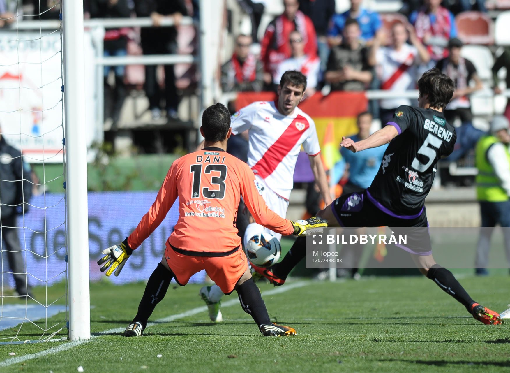 player Rayo Vallecano Midfield Trashorras (17)