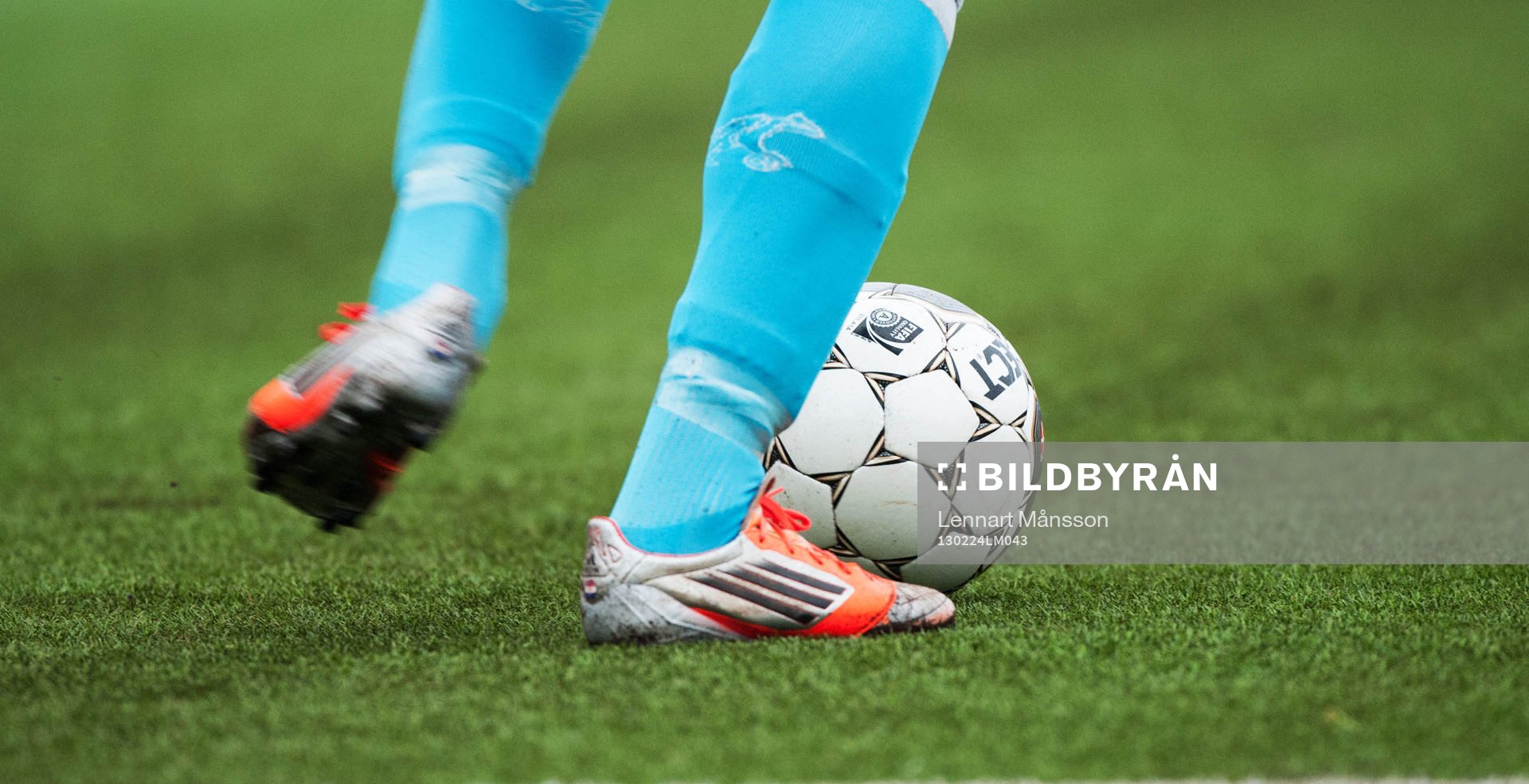 Konstgräs, fot, boll, fotbollsskor, Adidas