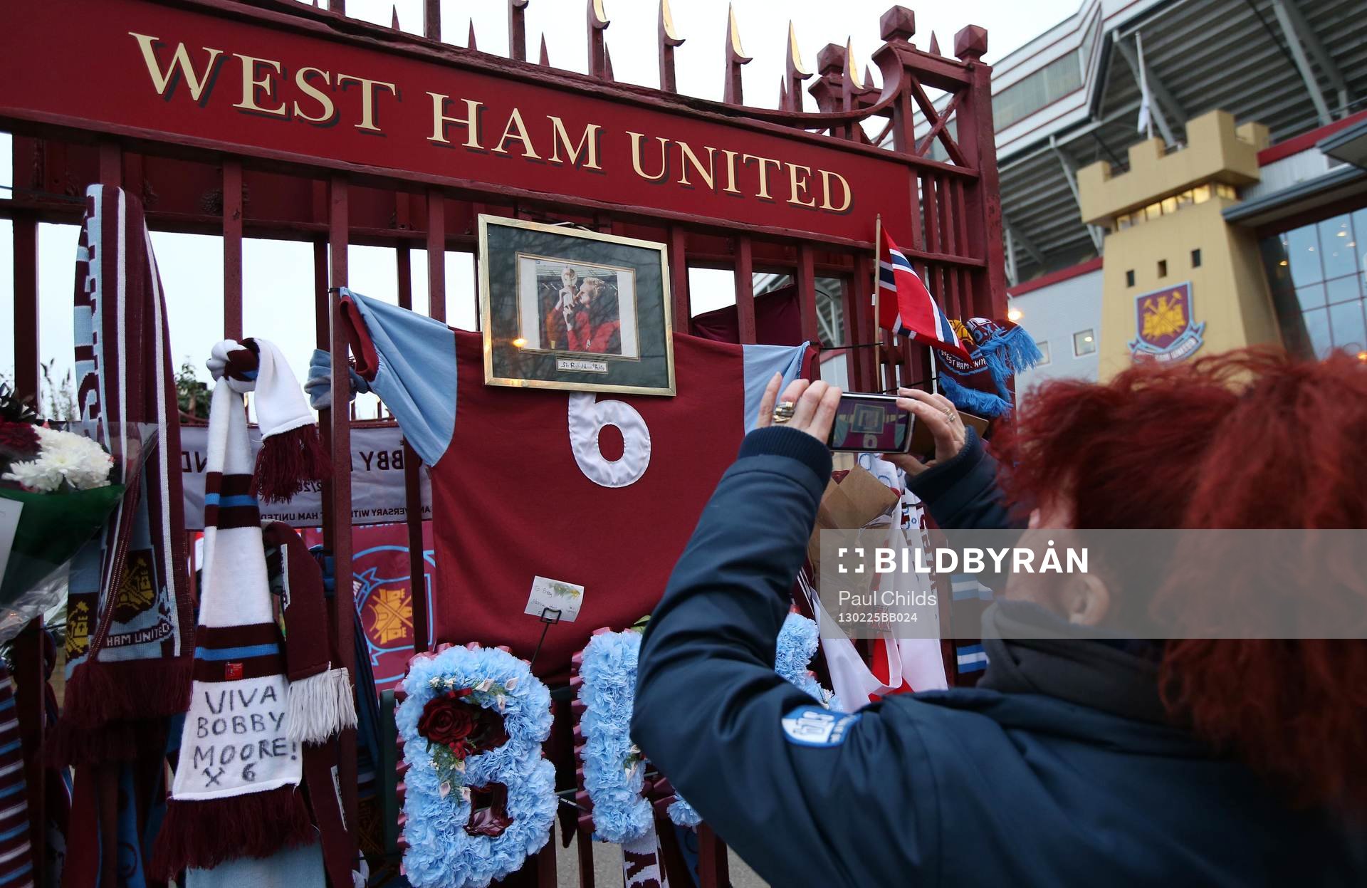 Football - West Ham United v Tottenham Hotspur - Barclays