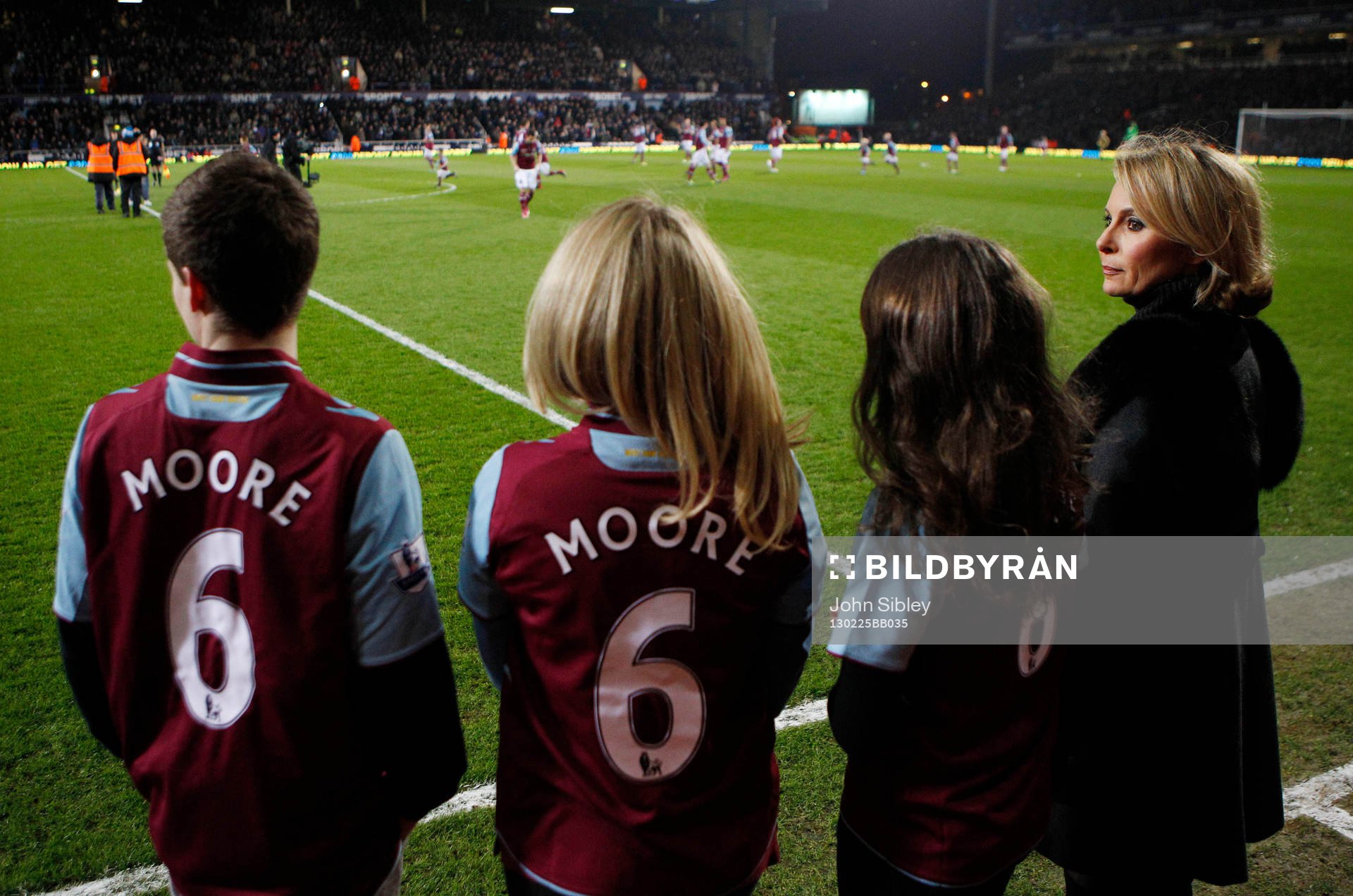 Football - West Ham United v Tottenham Hotspur - Barclays