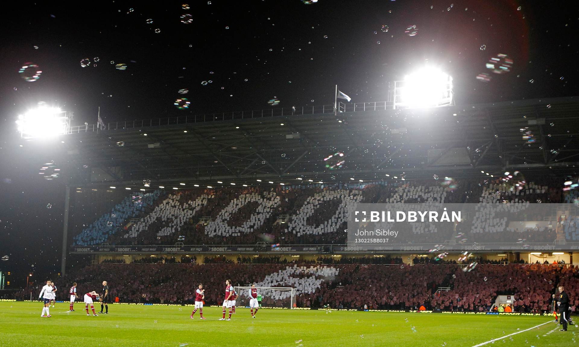 Football - West Ham United v Tottenham Hotspur - Barclays
