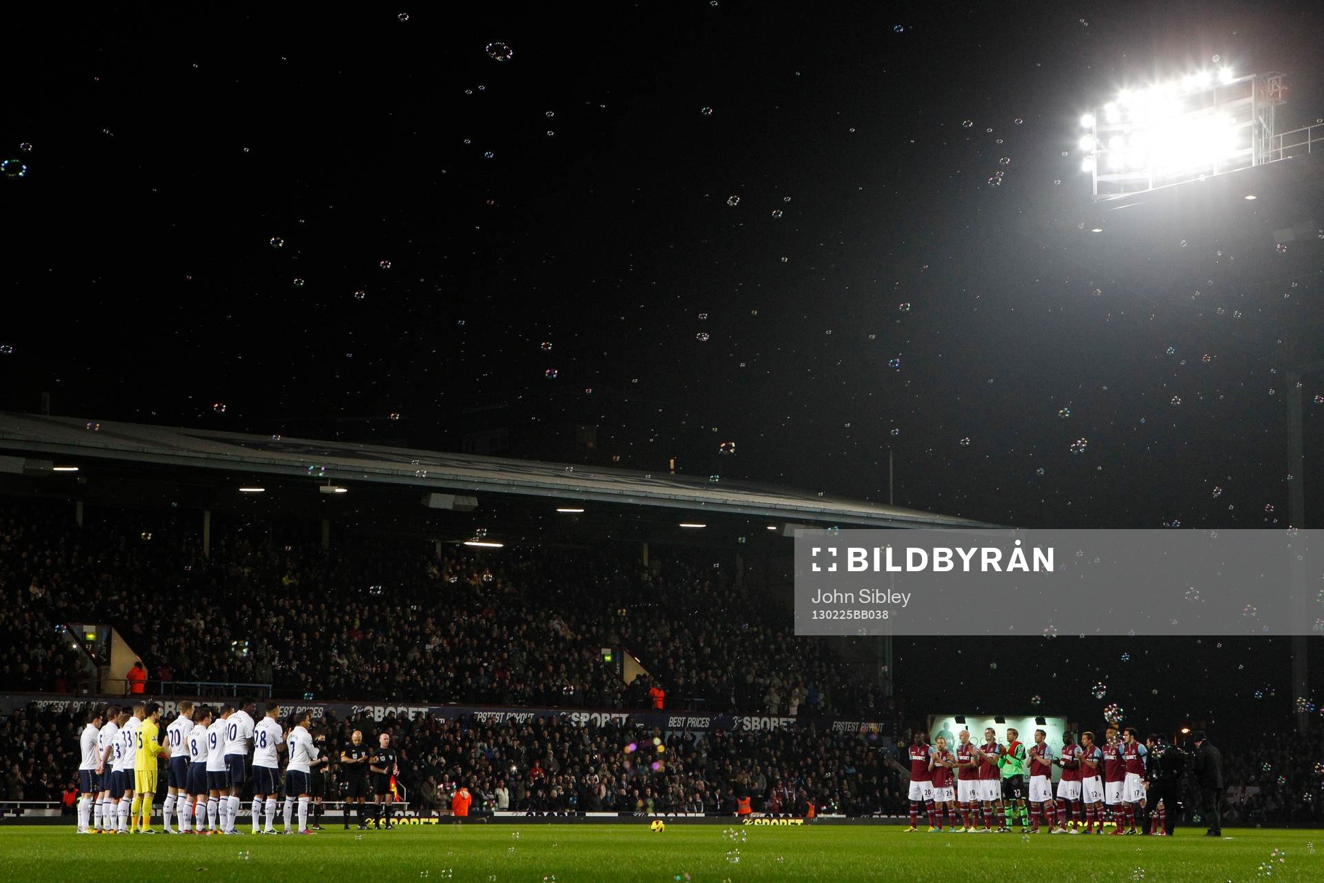 Football - West Ham United v Tottenham Hotspur - Barclays